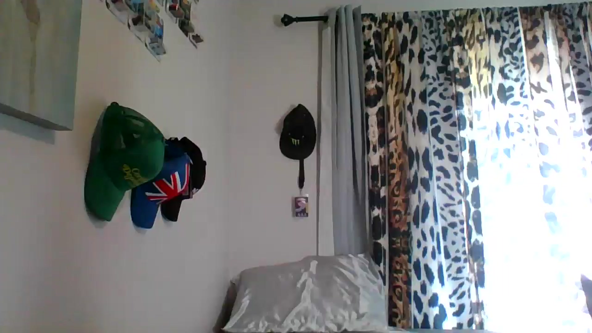 Gallery image thumbnail from Kezzlovesyou's myfreecams stream on, 12/22/2024, 19:48 image 1 of 20