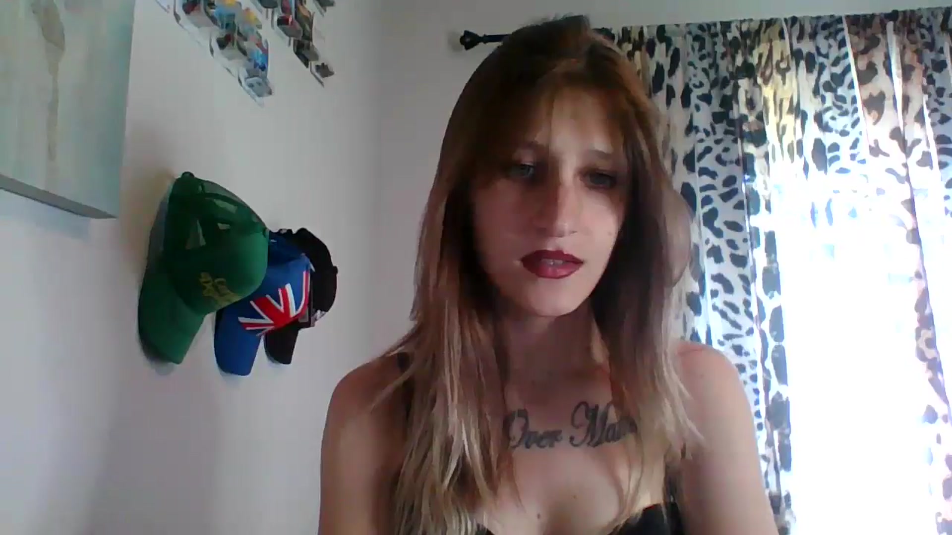 Gallery image thumbnail from Kezzlovesyou's myfreecams stream on, 12/22/2024, 19:48 image 9 of 20