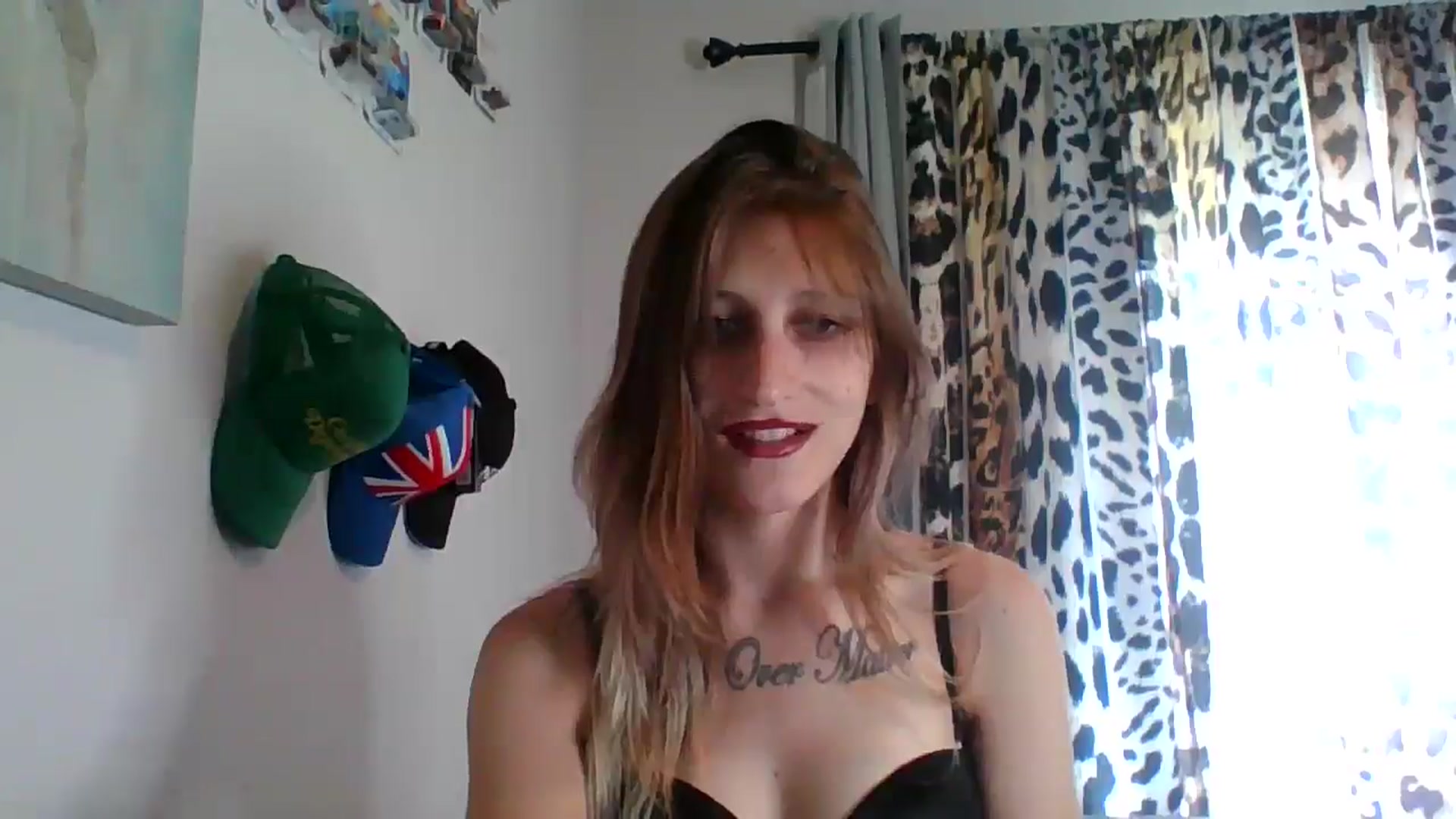 Gallery image thumbnail from Kezzlovesyou's myfreecams stream on, 12/22/2024, 19:48 image 5 of 20