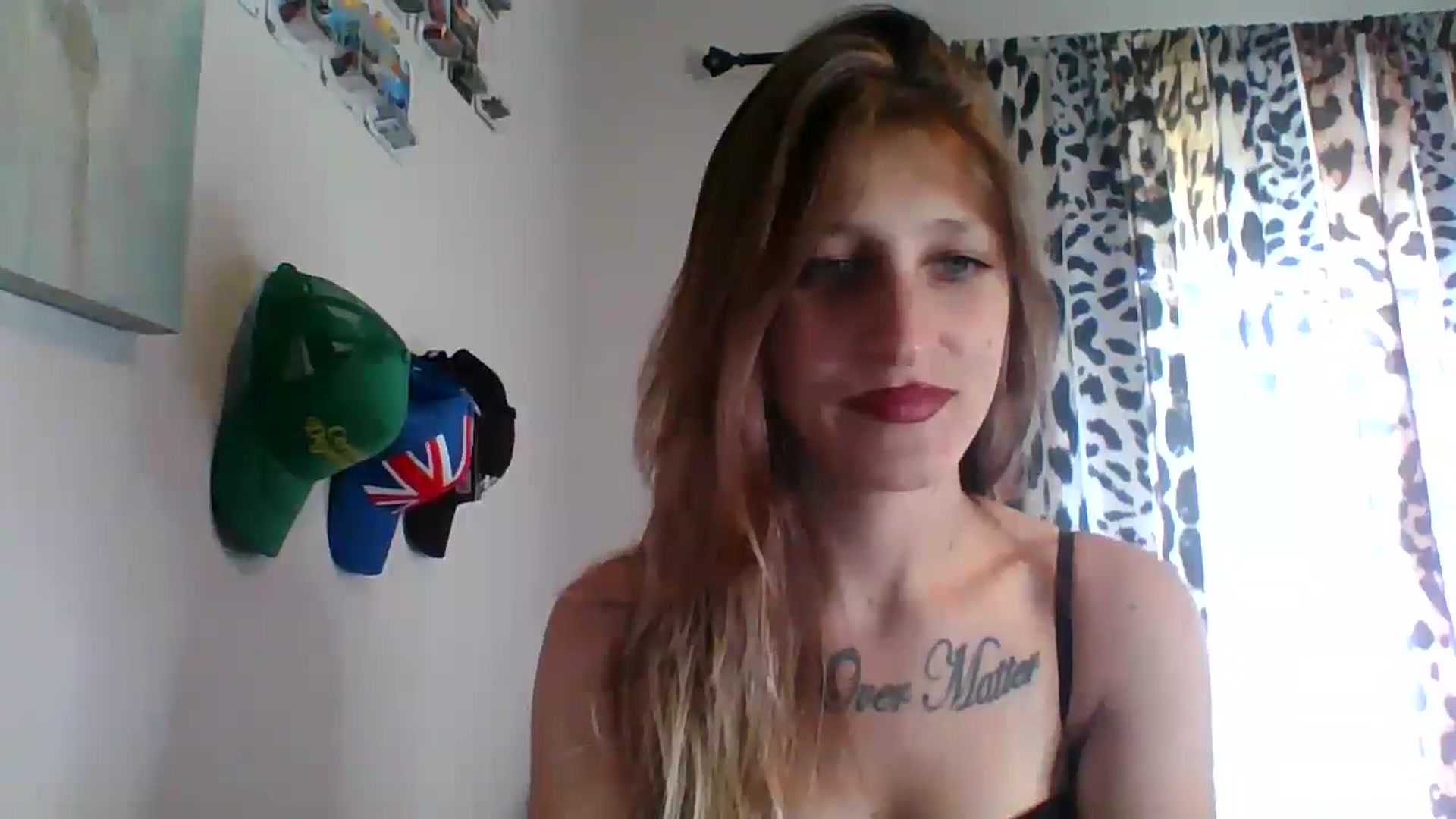 Gallery image thumbnail from Kezzlovesyou's myfreecams stream on, 12/22/2024, 19:48 image 10 of 20