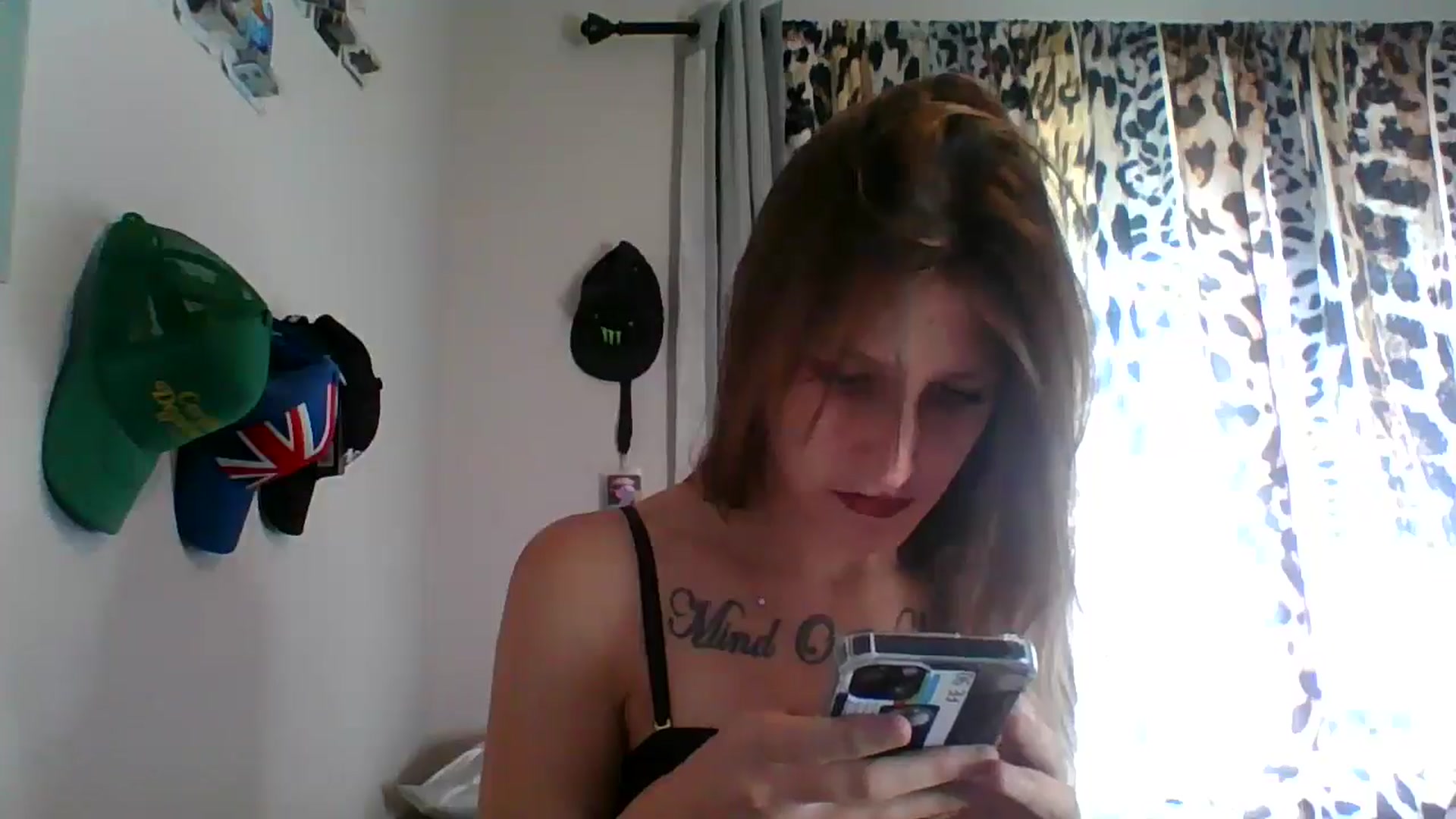 Gallery image thumbnail from Kezzlovesyou's myfreecams stream on, 12/22/2024, 19:48 image 15 of 20