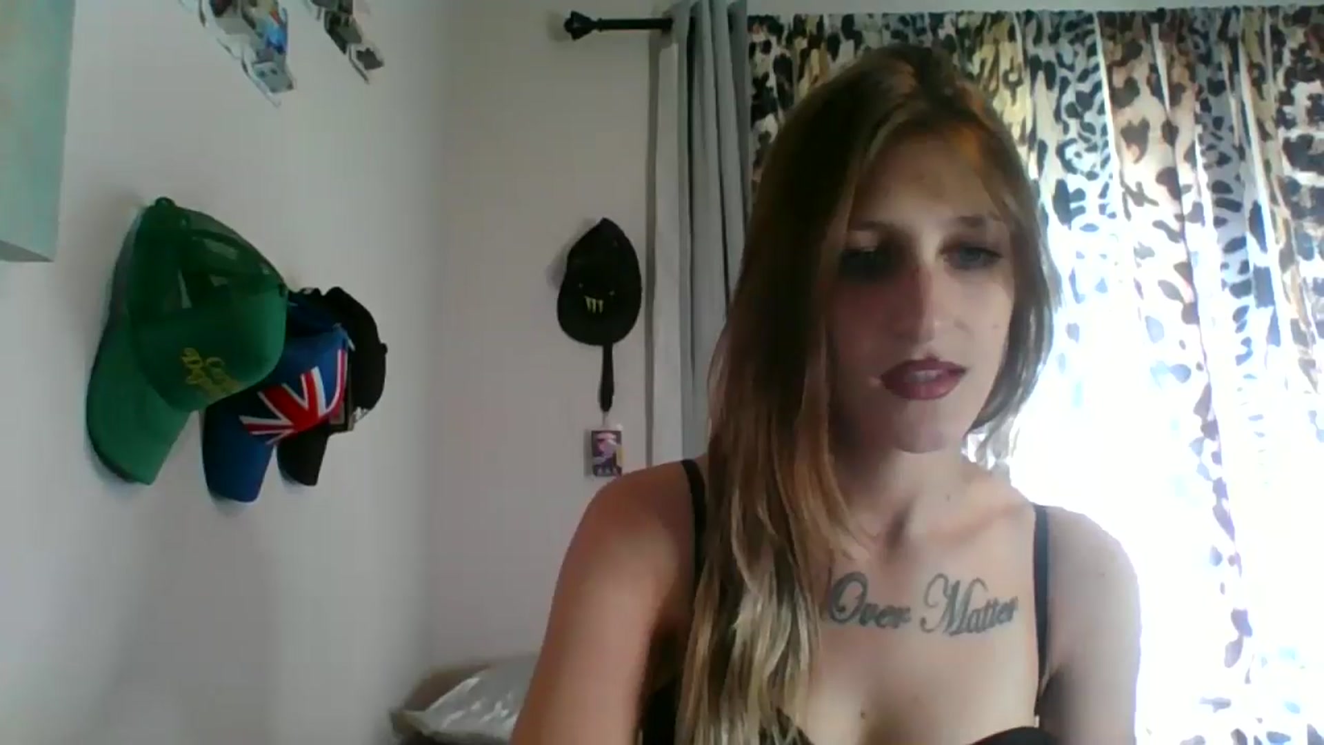 Gallery image thumbnail from Kezzlovesyou's myfreecams stream on, 12/22/2024, 19:48 image 14 of 20