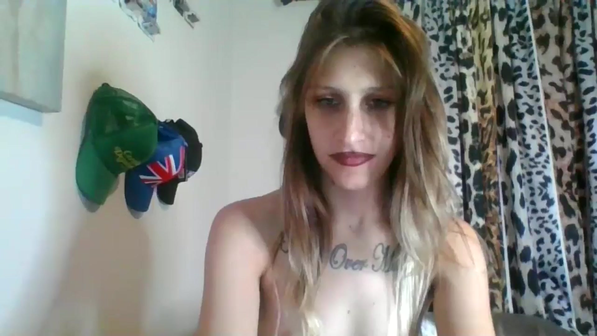 Gallery image thumbnail from Kezzlovesyou's myfreecams stream on, 12/23/2024, 07:56 image 5 of 20