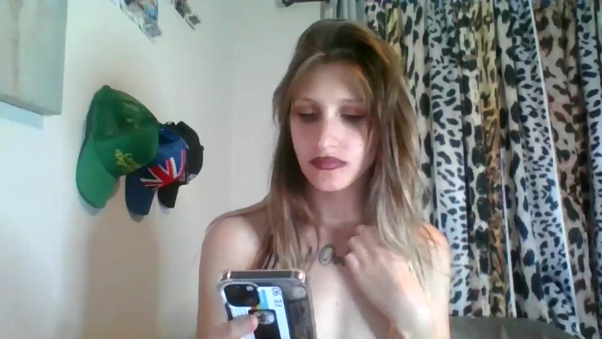 Gallery image thumbnail from Kezzlovesyou's myfreecams stream on, 12/23/2024, 07:56 image 4 of 20