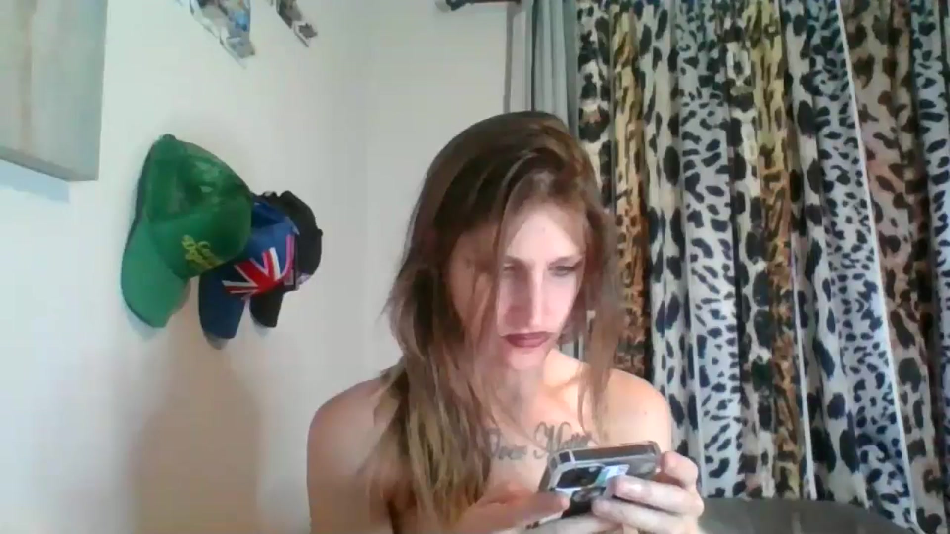 Gallery image thumbnail from Kezzlovesyou's myfreecams stream on, 12/23/2024, 07:56 image 8 of 20