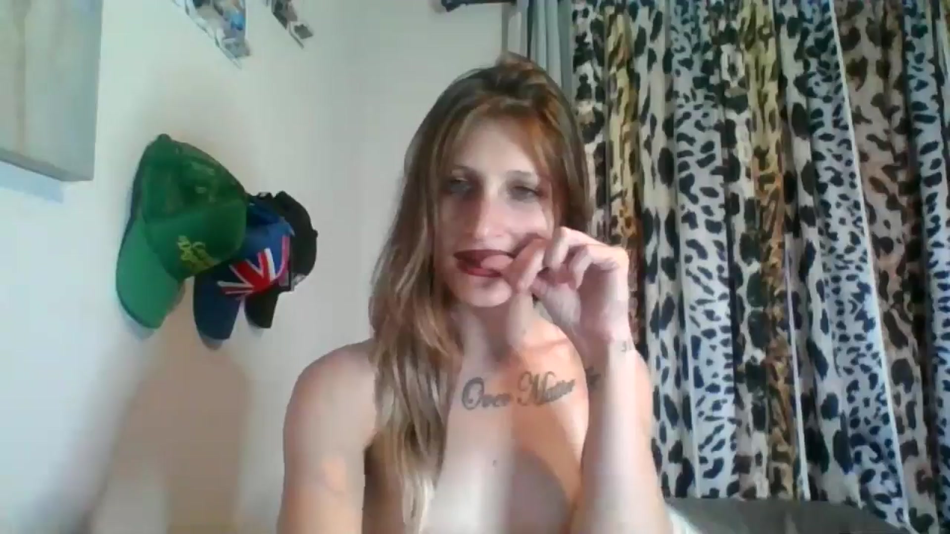 Gallery image thumbnail from Kezzlovesyou's myfreecams stream on, 12/23/2024, 07:56 image 3 of 20