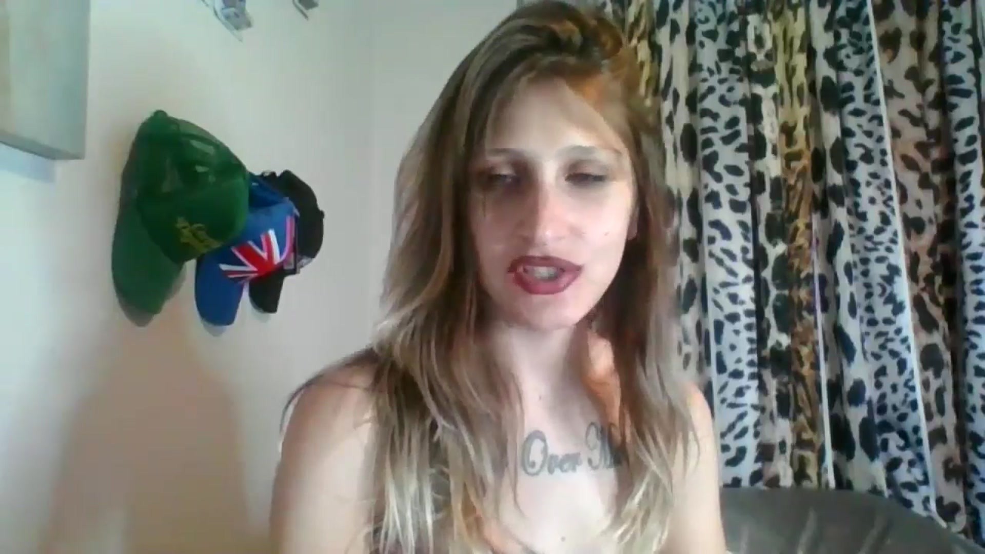 Gallery image thumbnail from Kezzlovesyou's myfreecams stream on, 12/23/2024, 07:56 image 17 of 20
