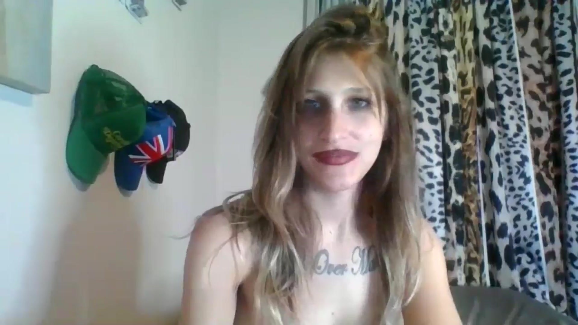 Gallery image thumbnail from Kezzlovesyou's myfreecams stream on, 12/23/2024, 07:56 image 14 of 20