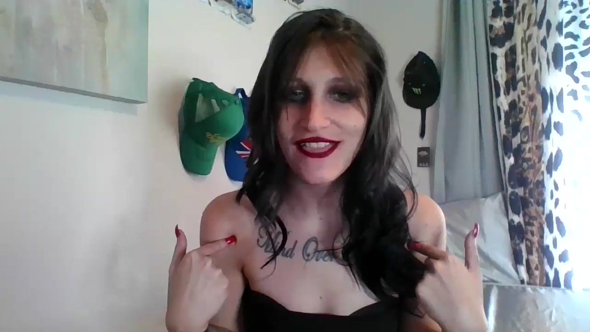 Gallery image thumbnail from Kezzlovesyou's myfreecams stream on, 01/19/2025, 19:19 image 6 of 20