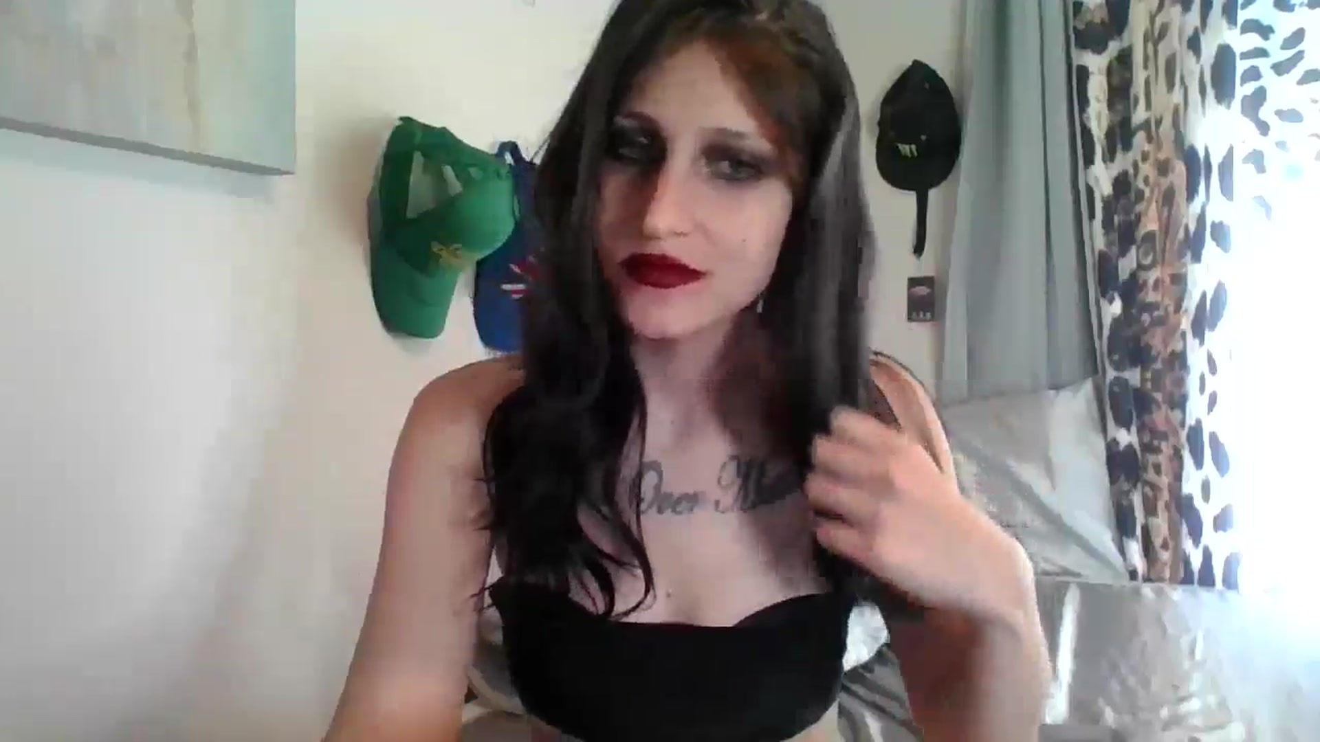 Gallery image thumbnail from Kezzlovesyou's myfreecams stream on, 01/19/2025, 19:19 image 5 of 20