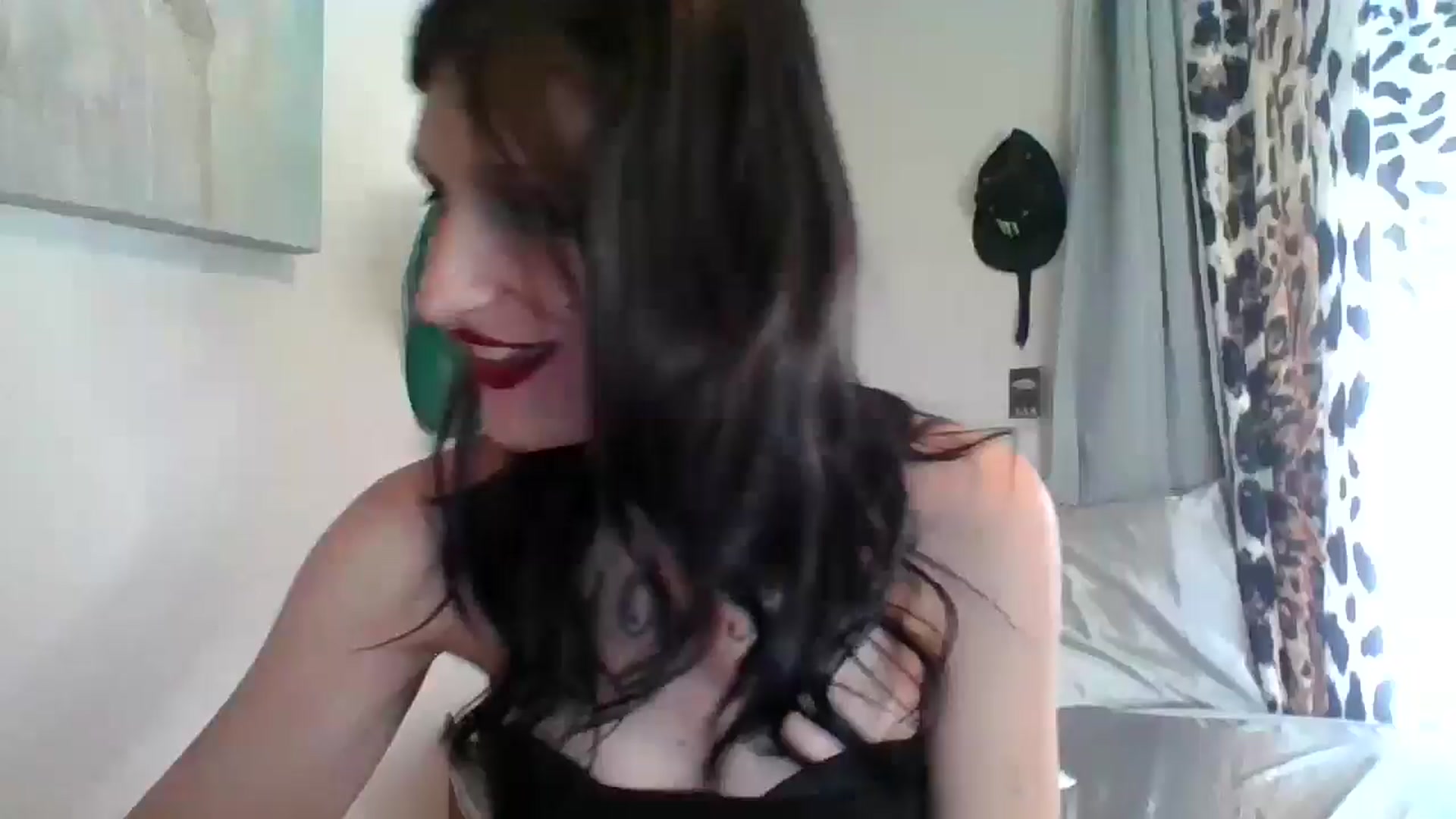 Gallery image thumbnail from Kezzlovesyou's myfreecams stream on, 01/19/2025, 19:19 image 2 of 20