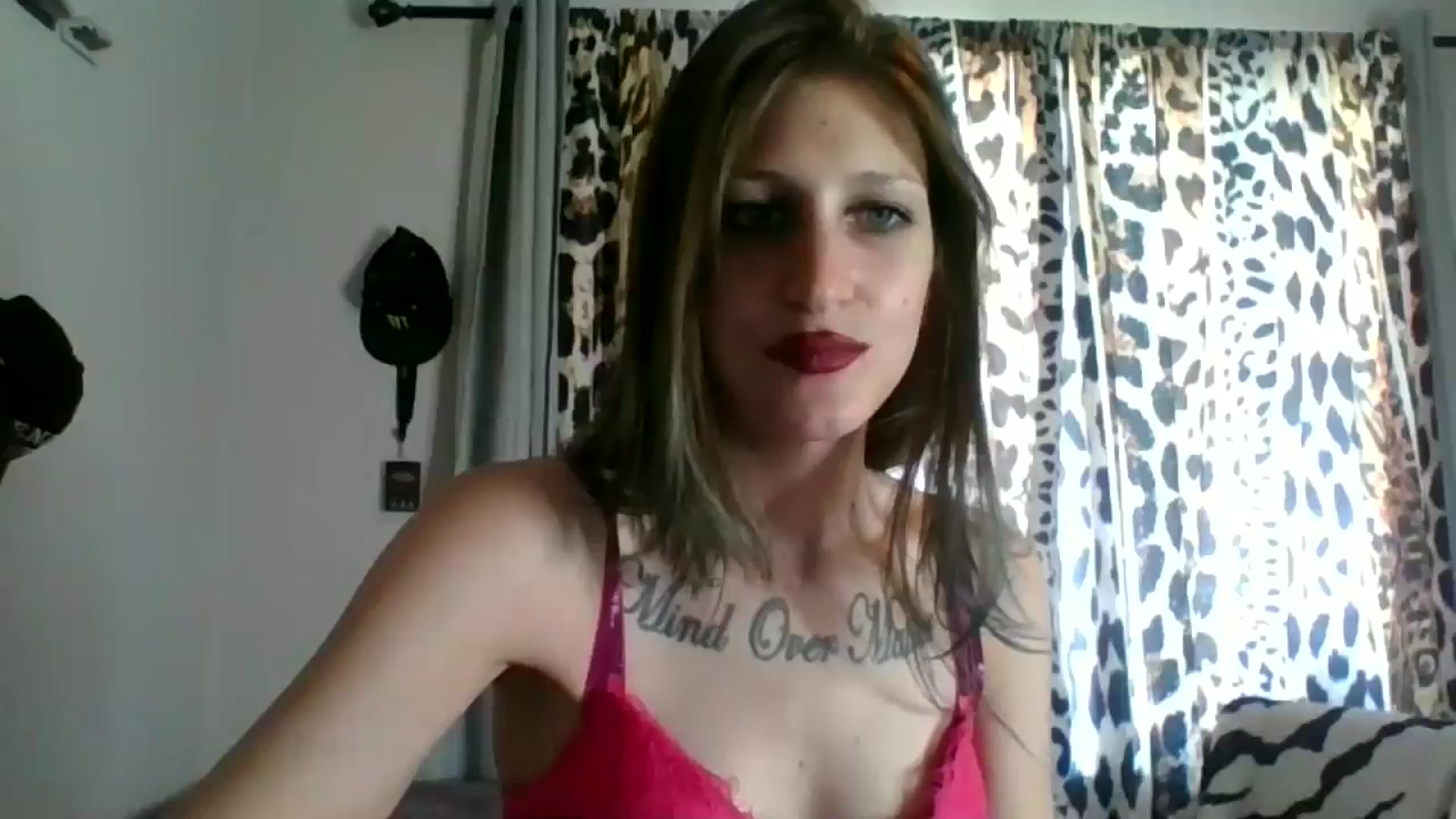 Gallery image thumbnail from Kezzlovesyou's myfreecams stream on, 02/05/2025, 21:47 image 12 of 20