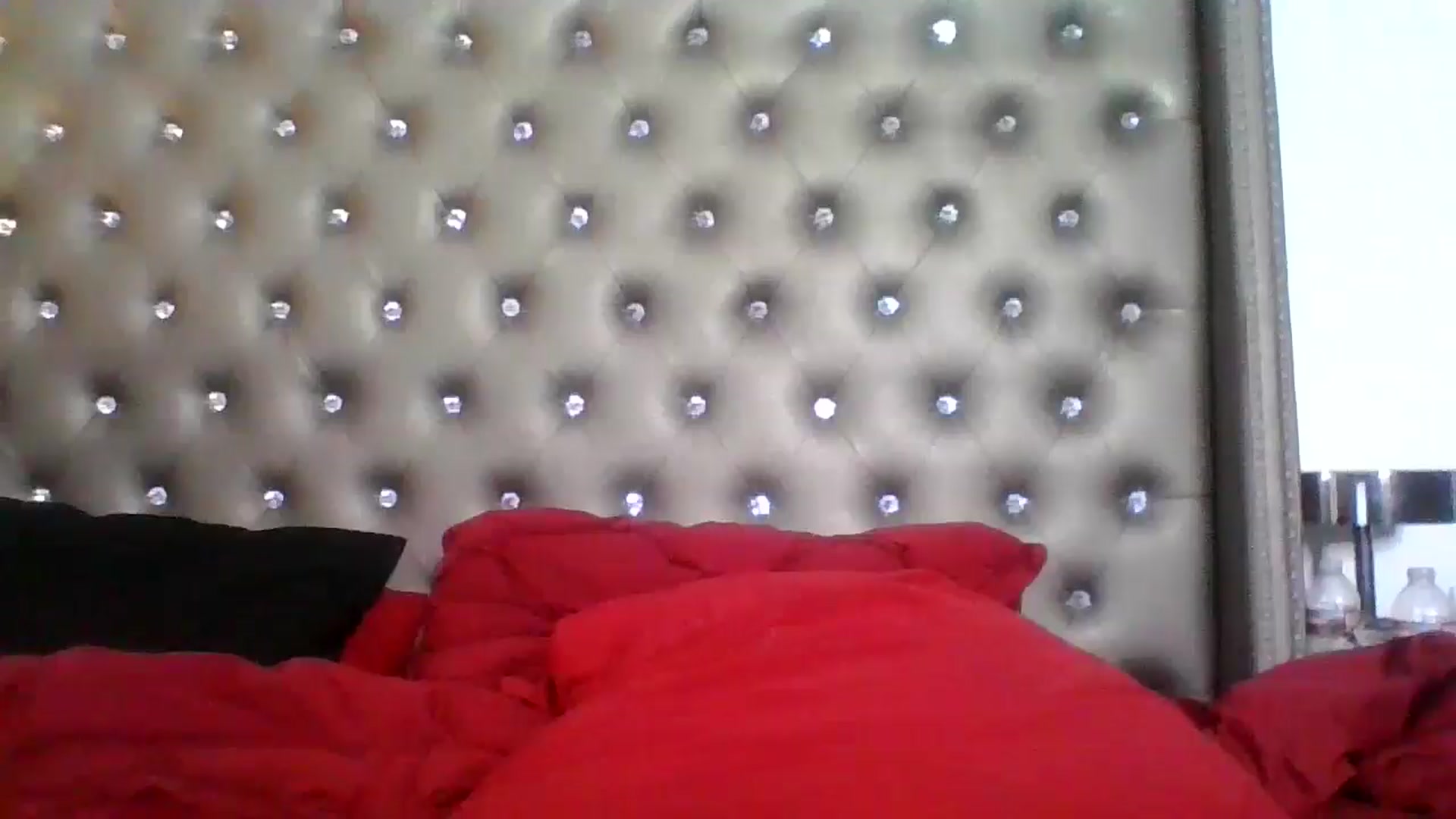 Gallery image thumbnail from Kezzlovesyou's myfreecams stream on, 02/24/2025, 05:25 image 19 of 20