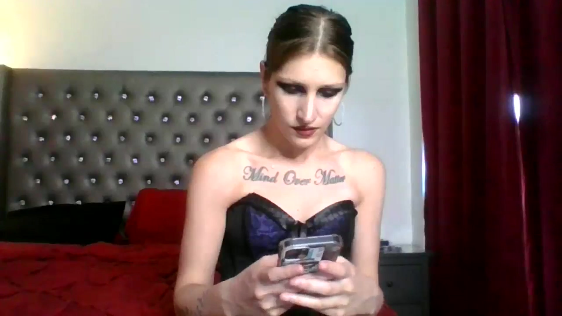 Gallery image thumbnail from Kezzlovesyou's myfreecams stream on, 02/28/2025, 02:27 image 9 of 20