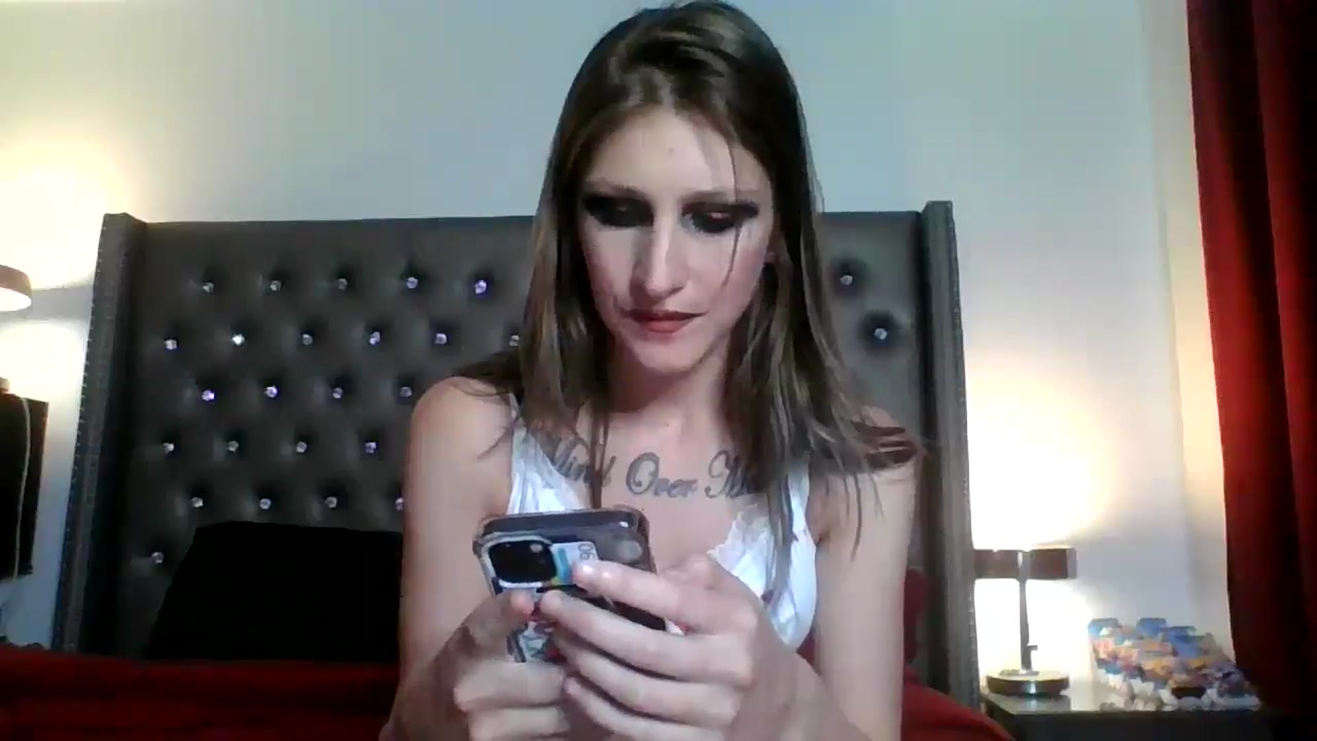 Gallery image thumbnail from Kezzlovesyou's myfreecams stream on, 03/02/2025, 02:58 image 18 of 20