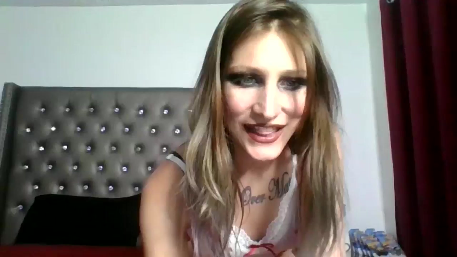 Gallery image thumbnail from Kezzlovesyou's myfreecams stream on, 03/02/2025, 02:58 image 8 of 20
