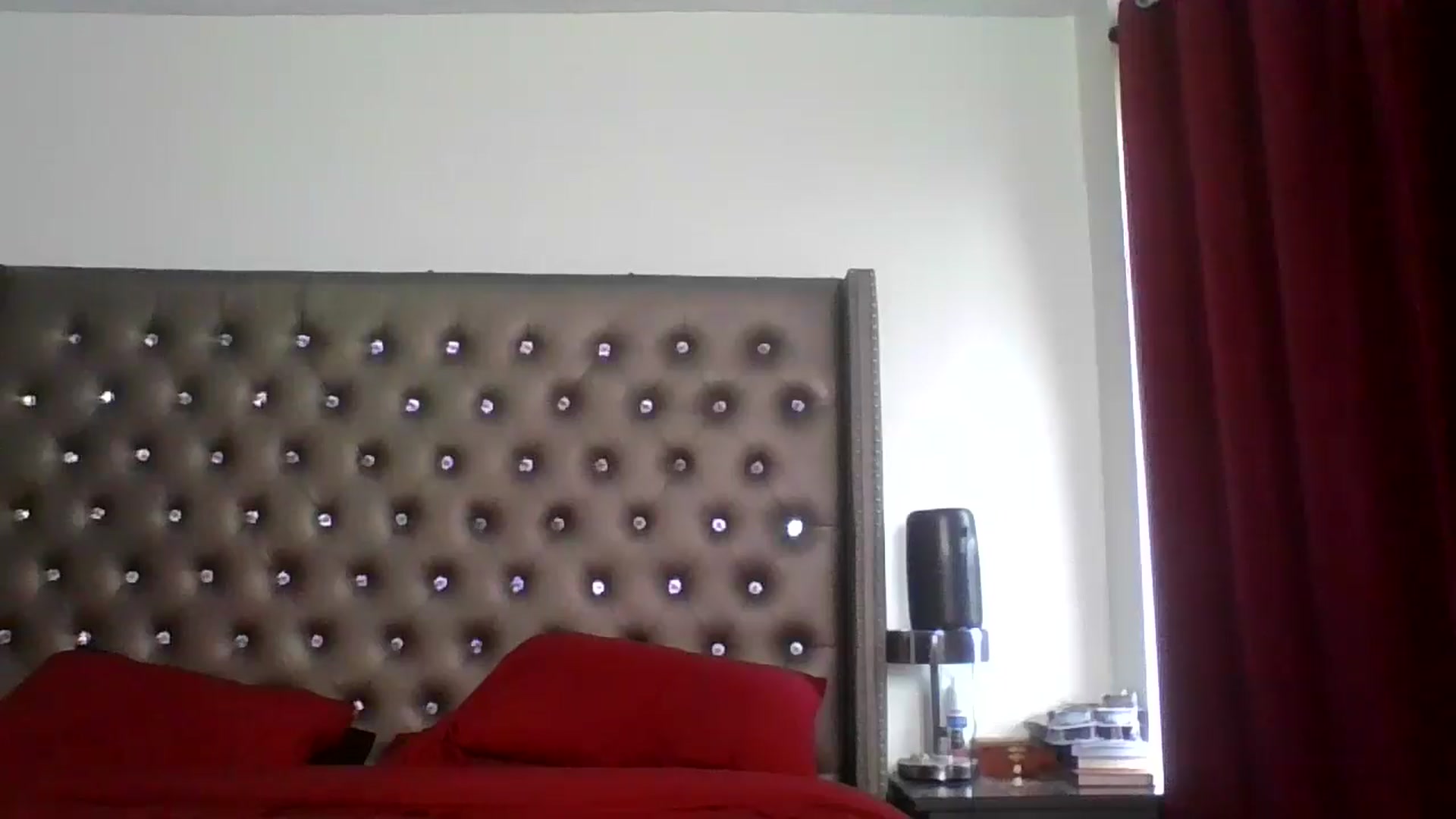 Gallery image thumbnail from Kezzlovesyou's myfreecams stream on, 03/11/2025, 20:25 image 2 of 20