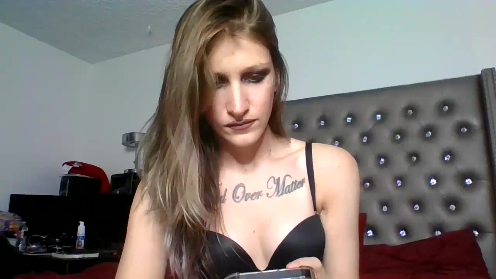 Gallery image thumbnail from Kezzlovesyou's myfreecams stream on, 03/17/2025, 06:22 image 16 of 20