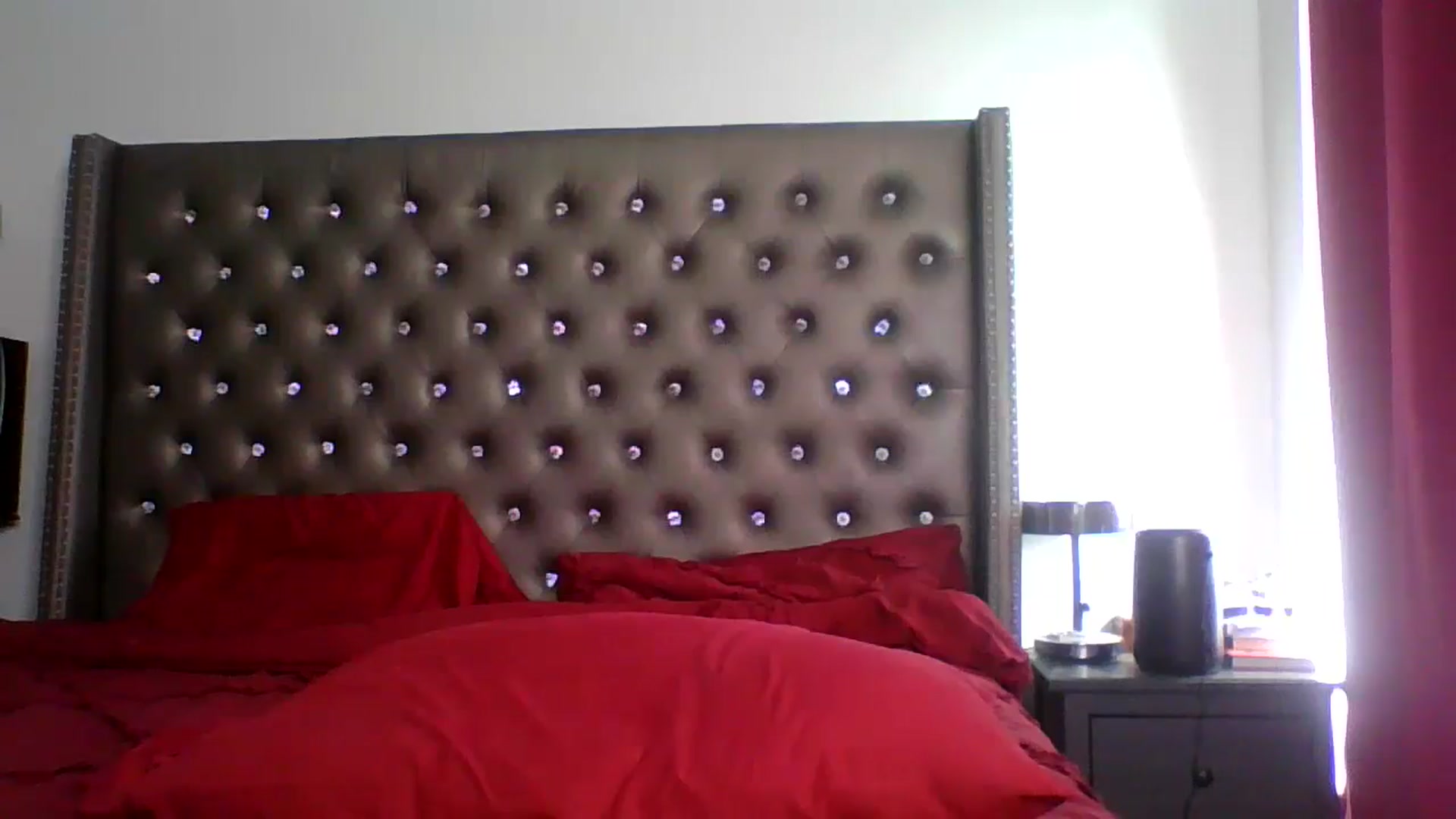 Gallery image thumbnail from Kezzlovesyou's myfreecams stream on, 03/17/2025, 22:03 image 8 of 20