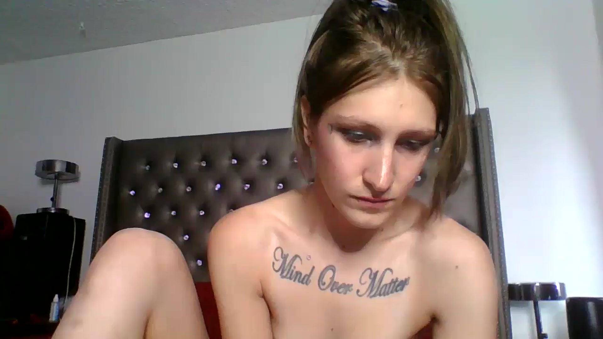 Gallery image thumbnail from Kezzlovesyou's myfreecams stream on, 03/18/2025, 24:28 image 20 of 20