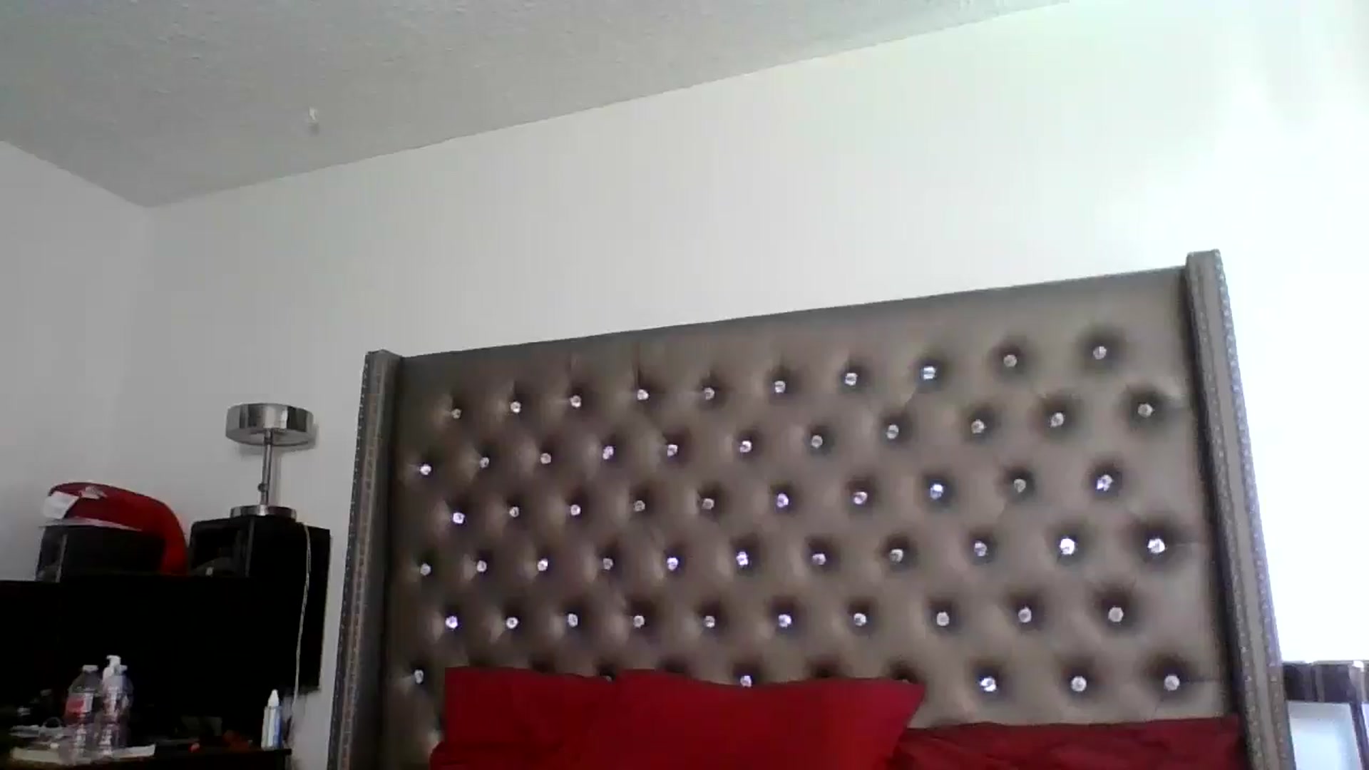 Gallery image thumbnail from Kezzlovesyou's myfreecams stream on, 03/18/2025, 17:55 image 12 of 20