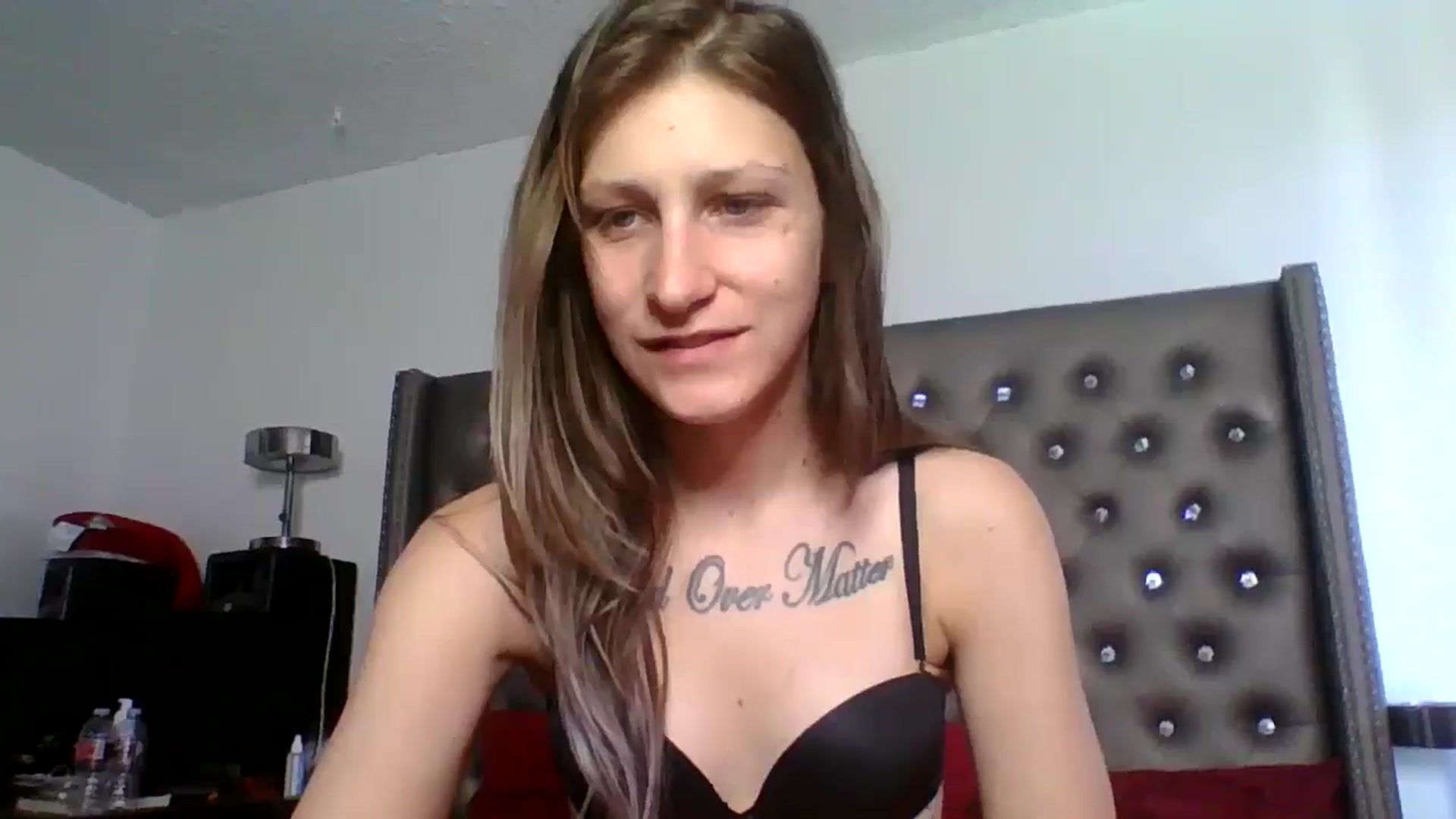 Gallery image thumbnail from Kezzlovesyou's myfreecams stream on, 03/18/2025, 17:55 image 11 of 20