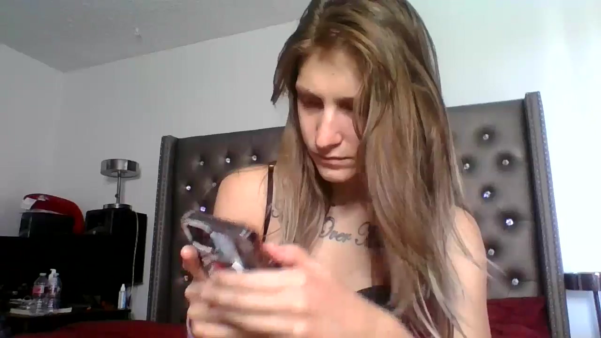 Gallery image thumbnail from Kezzlovesyou's myfreecams stream on, 03/18/2025, 17:55 image 14 of 20