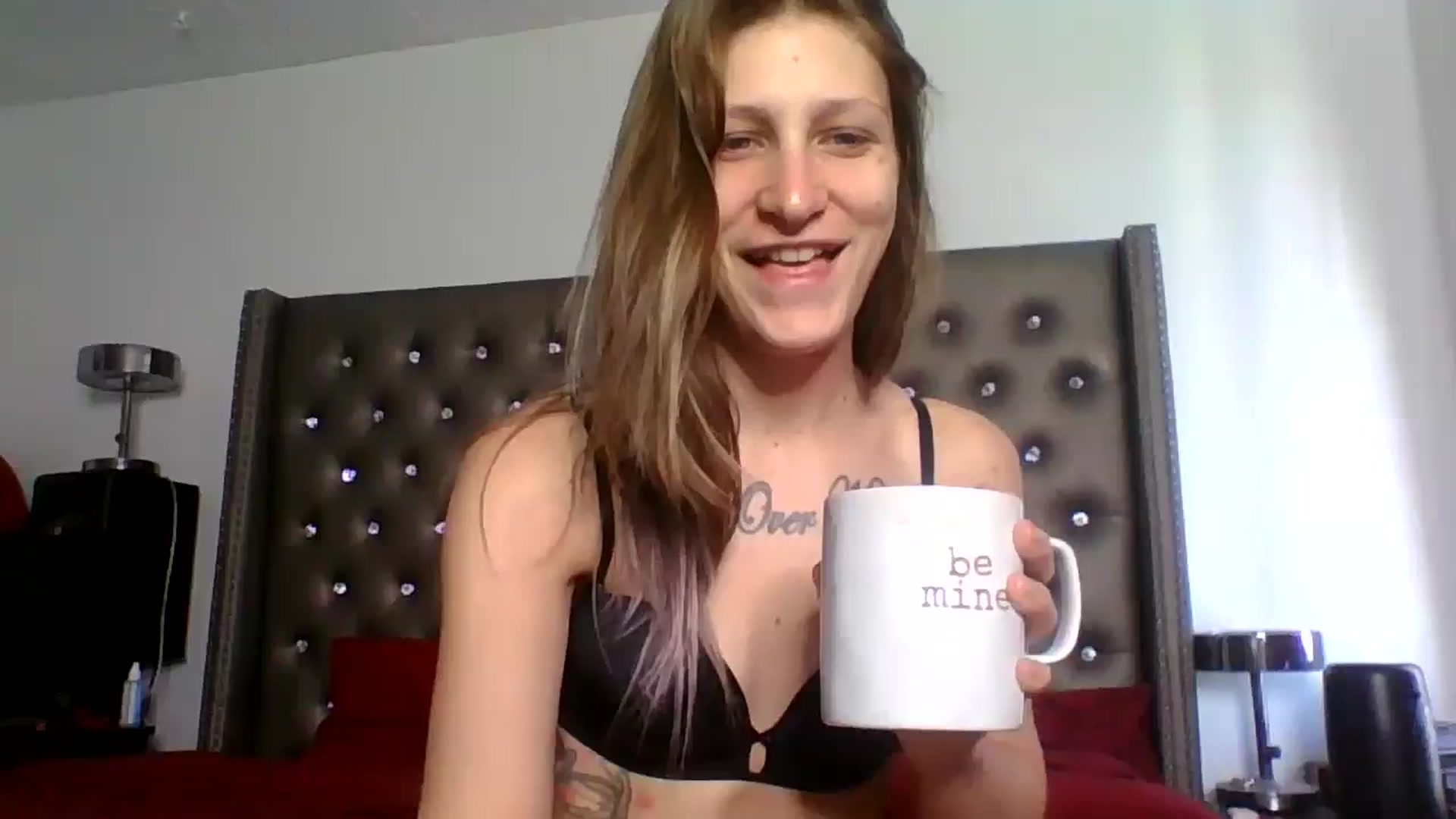 Gallery image thumbnail from Kezzlovesyou's myfreecams stream on, 03/18/2025, 17:55 image 1 of 20
