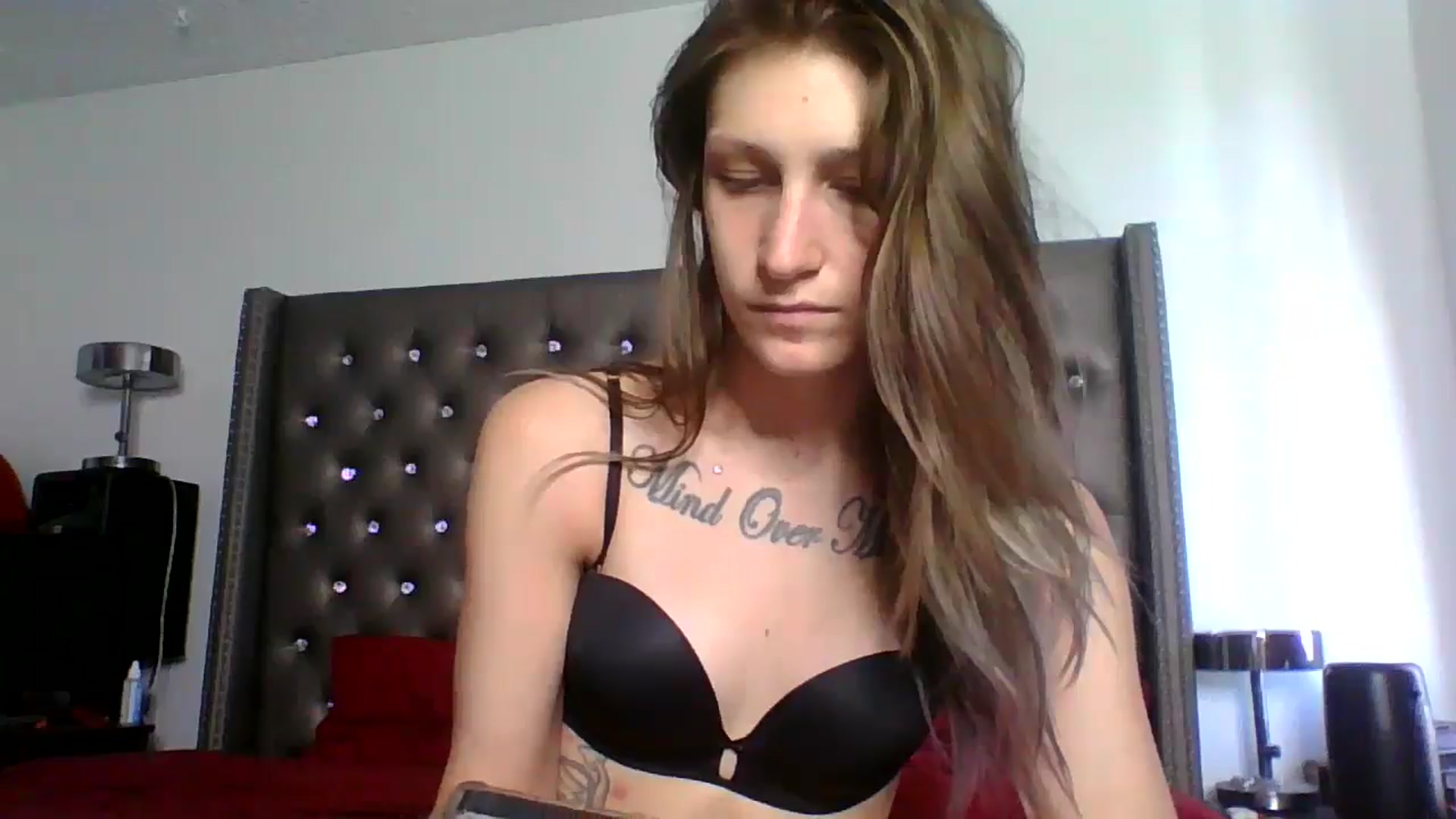 Gallery image thumbnail from Kezzlovesyou's myfreecams stream on, 03/18/2025, 17:55 image 2 of 20