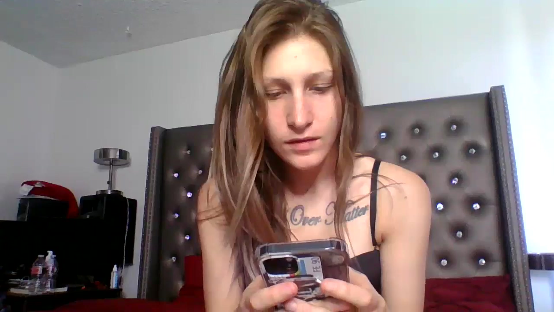 Gallery image thumbnail from Kezzlovesyou's myfreecams stream on, 03/18/2025, 17:55 image 9 of 20