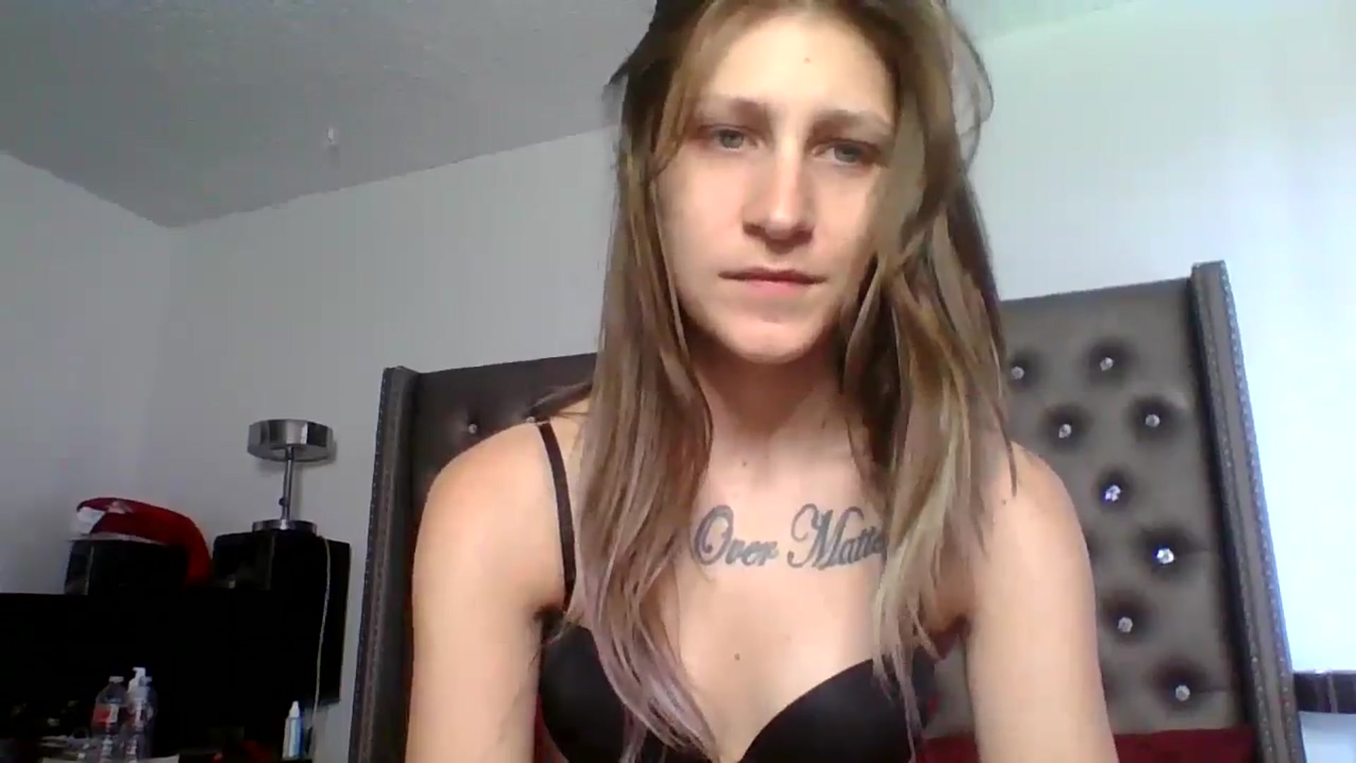 Gallery image thumbnail from Kezzlovesyou's myfreecams stream on, 03/18/2025, 18:59 image 19 of 20