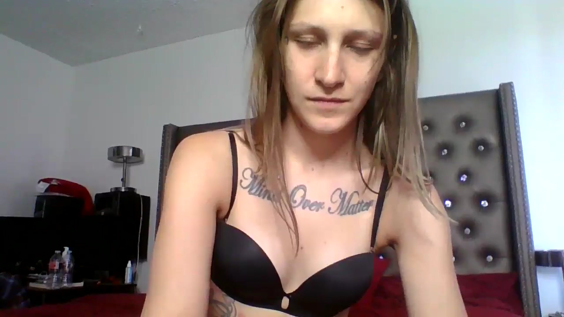 Gallery image thumbnail from Kezzlovesyou's myfreecams stream on, 03/18/2025, 18:59 image 13 of 20