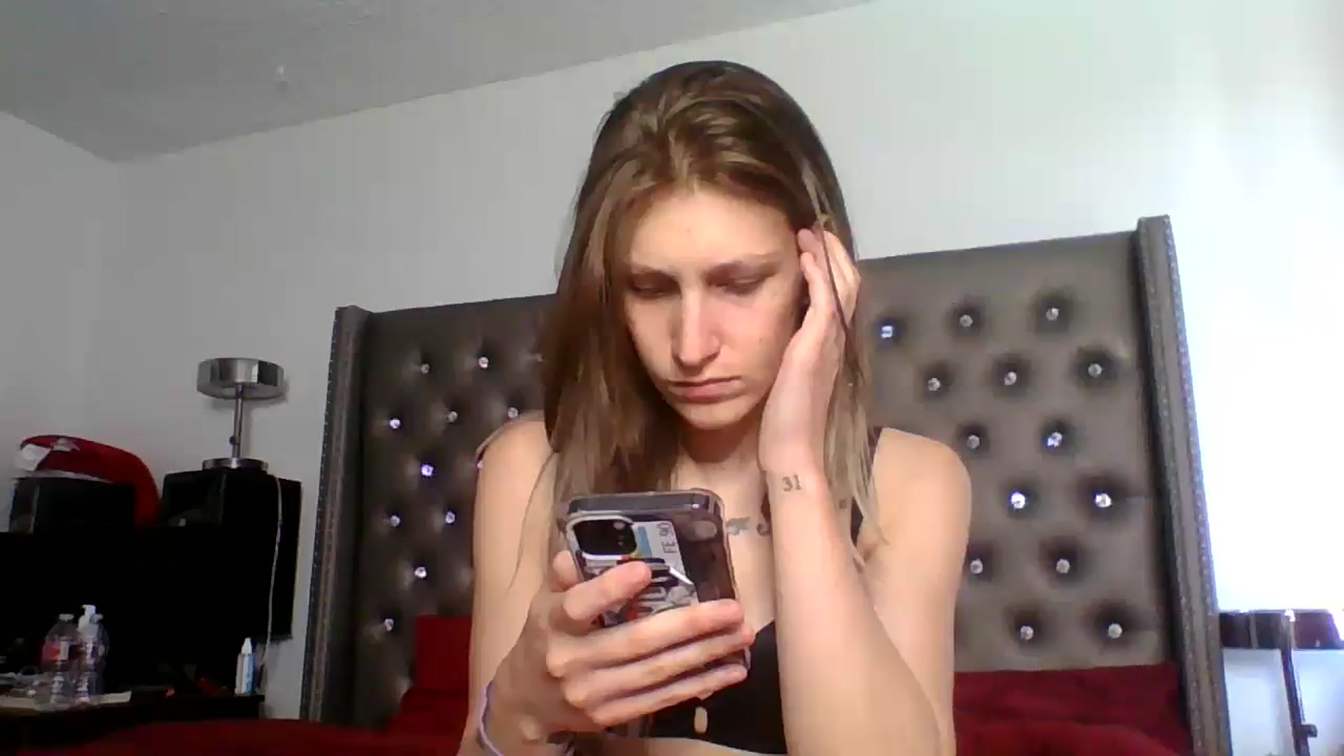 Gallery image thumbnail from Kezzlovesyou's myfreecams stream on, 03/18/2025, 18:59 image 5 of 20