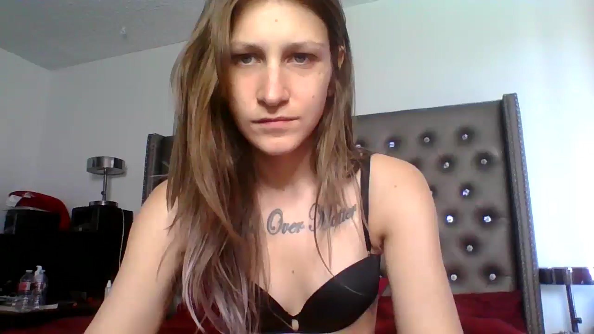 Gallery image thumbnail from Kezzlovesyou's myfreecams stream on, 03/18/2025, 18:59 image 6 of 20