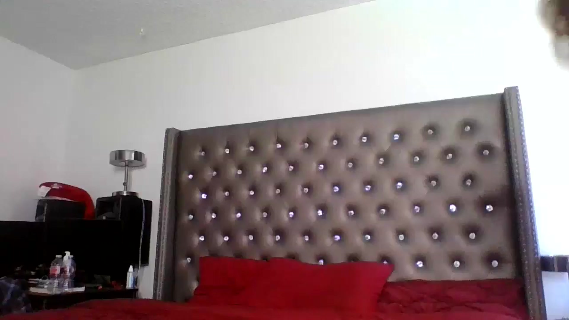 Gallery image thumbnail from Kezzlovesyou's myfreecams stream on, 03/18/2025, 18:59 image 11 of 20