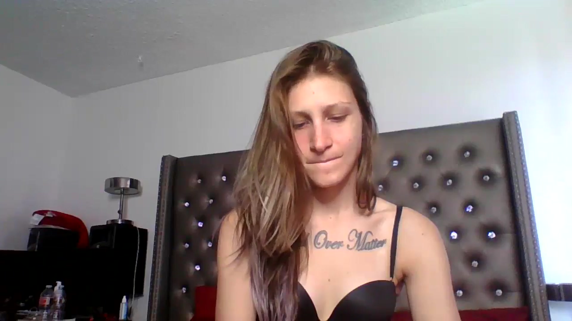 Gallery image thumbnail from Kezzlovesyou's myfreecams stream on, 03/18/2025, 18:59 image 17 of 20