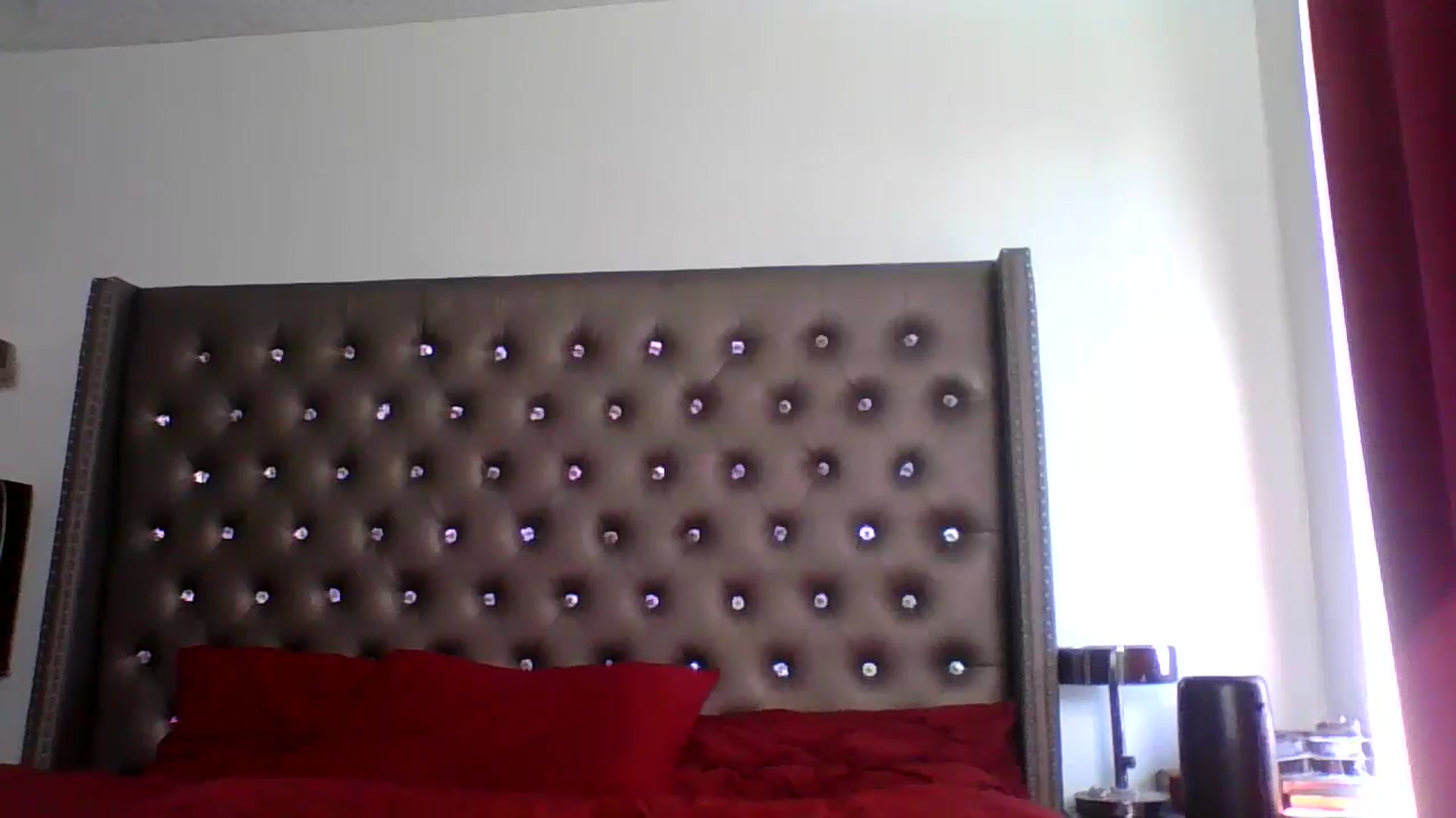 Gallery image thumbnail from Kezzlovesyou's myfreecams stream on, 03/18/2025, 20:35 image 13 of 20