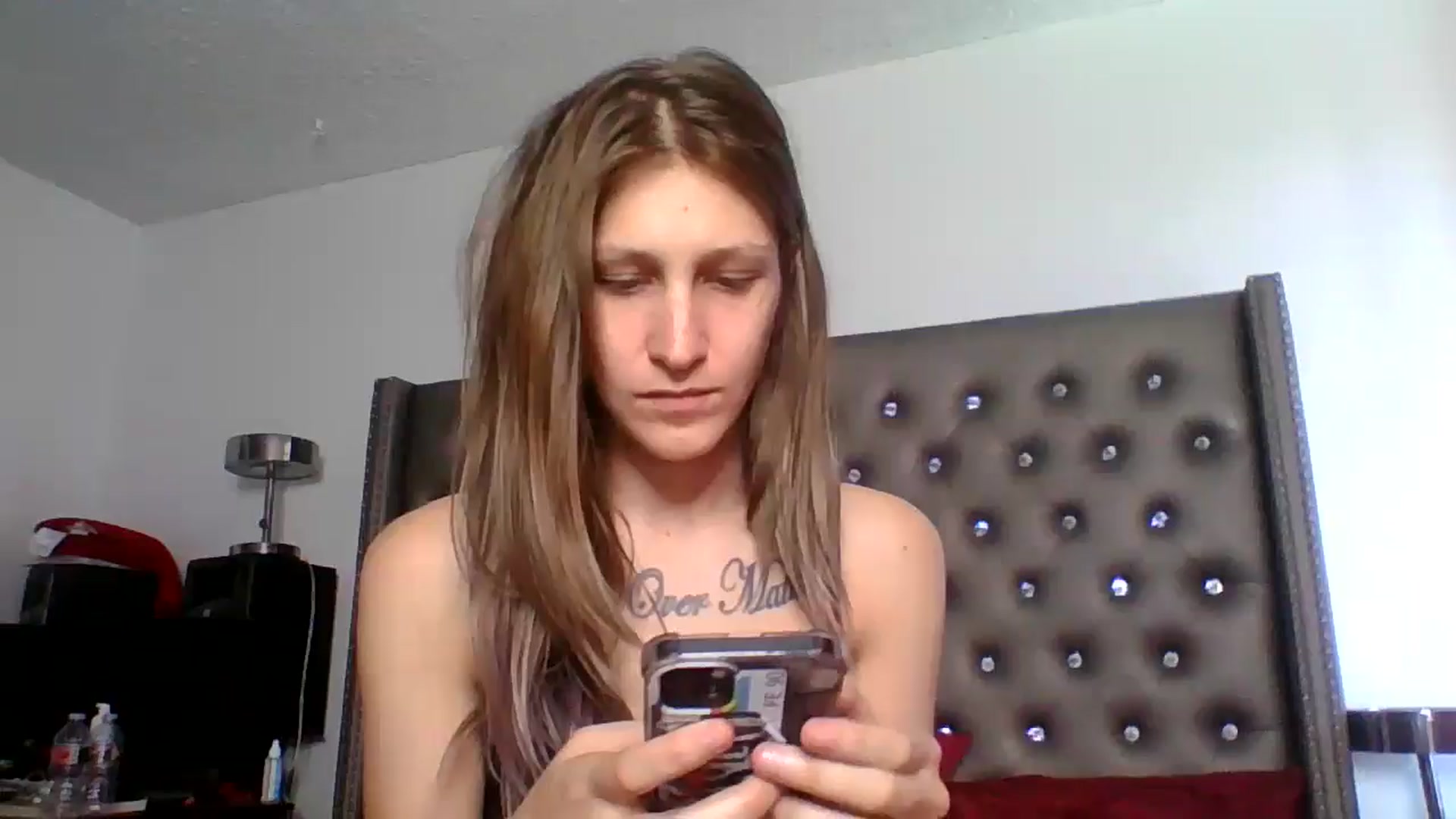 Gallery image thumbnail from Kezzlovesyou's myfreecams stream on, 03/18/2025, 20:35 image 1 of 20