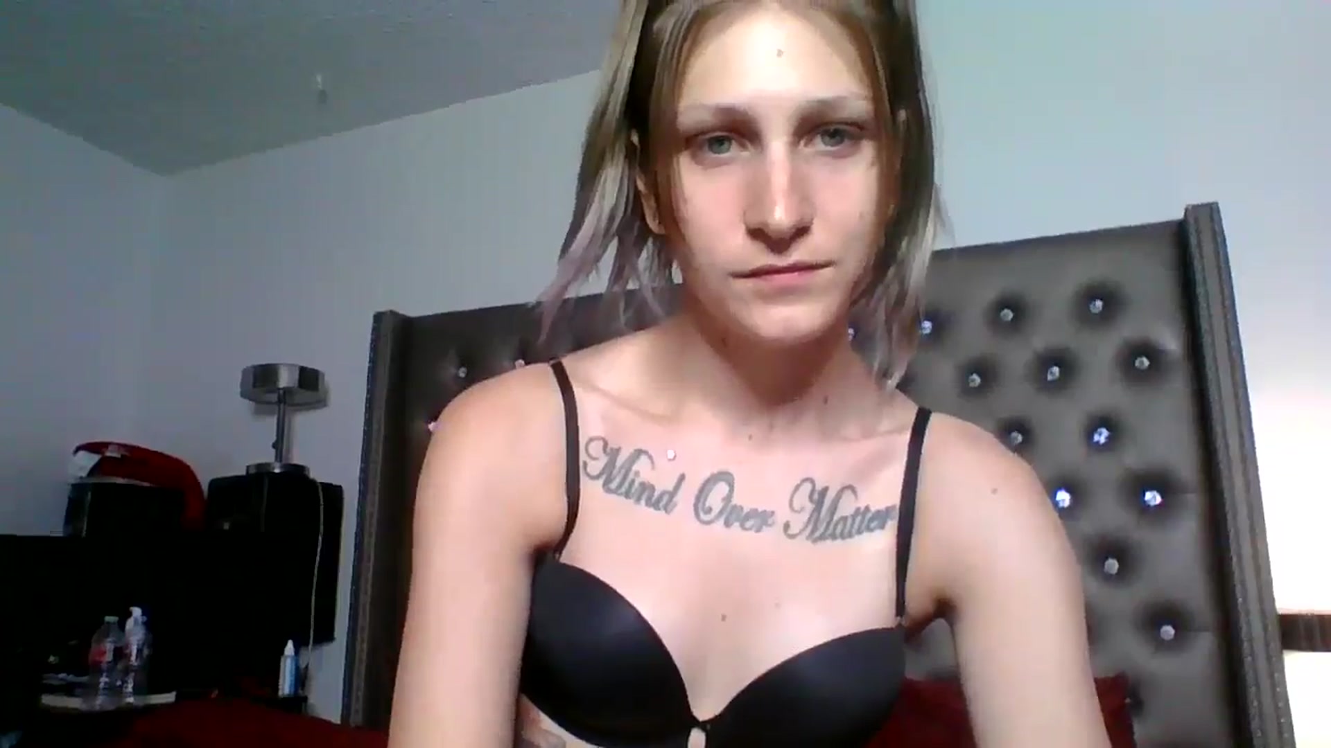 Gallery image thumbnail from Kezzlovesyou's myfreecams stream on, 03/19/2025, 05:52 image 12 of 20