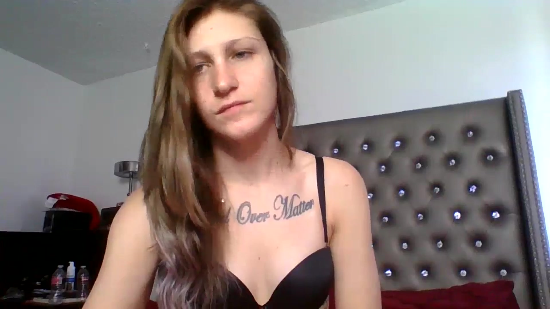 Gallery image thumbnail from Kezzlovesyou's myfreecams stream on, 03/19/2025, 17:36 image 19 of 20