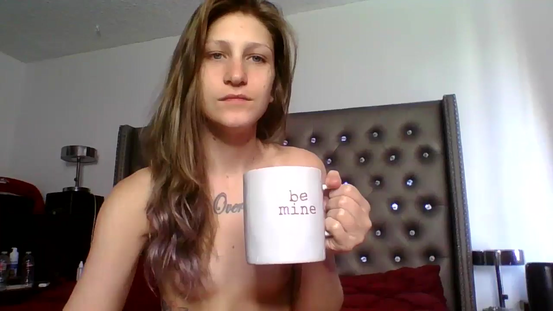 Gallery image thumbnail from Kezzlovesyou's myfreecams stream on, 03/19/2025, 17:36 image 7 of 20