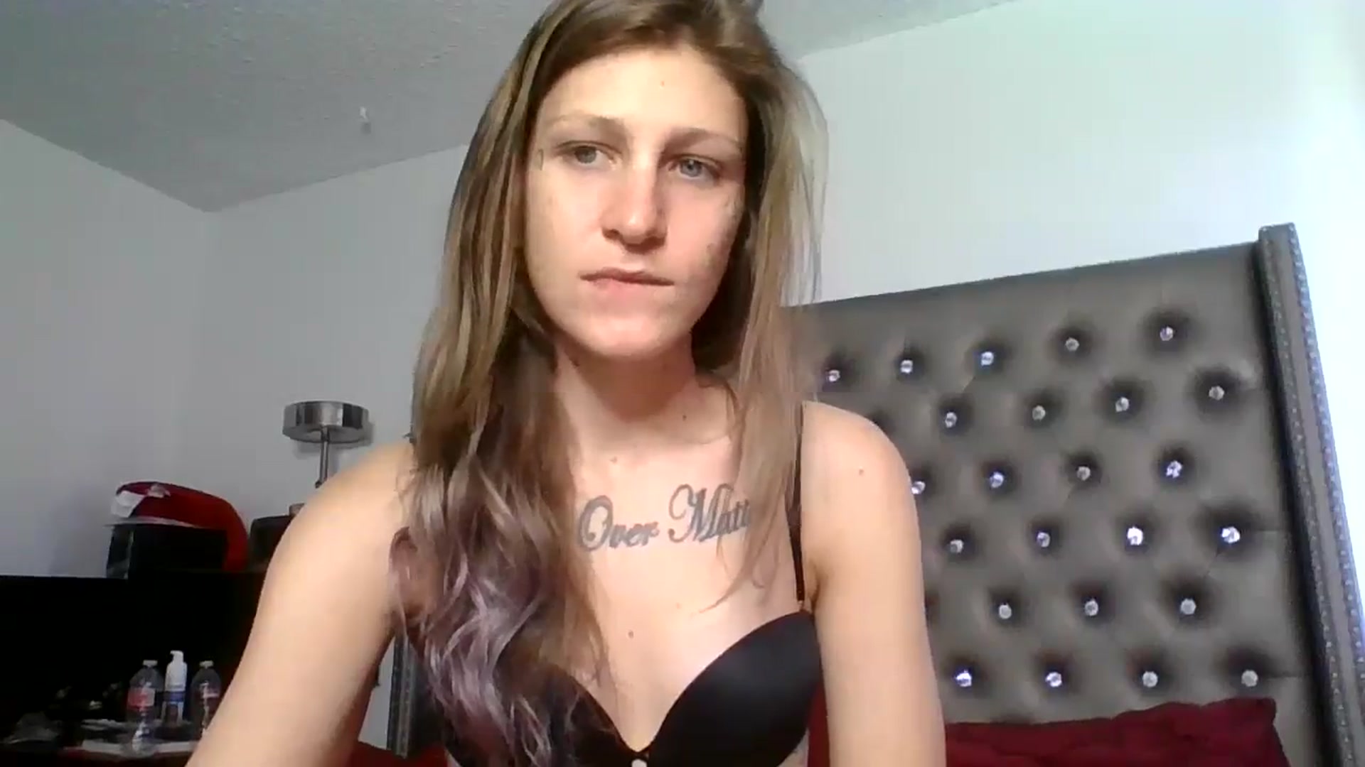 Gallery image thumbnail from Kezzlovesyou's myfreecams stream on, 03/19/2025, 17:36 image 18 of 20