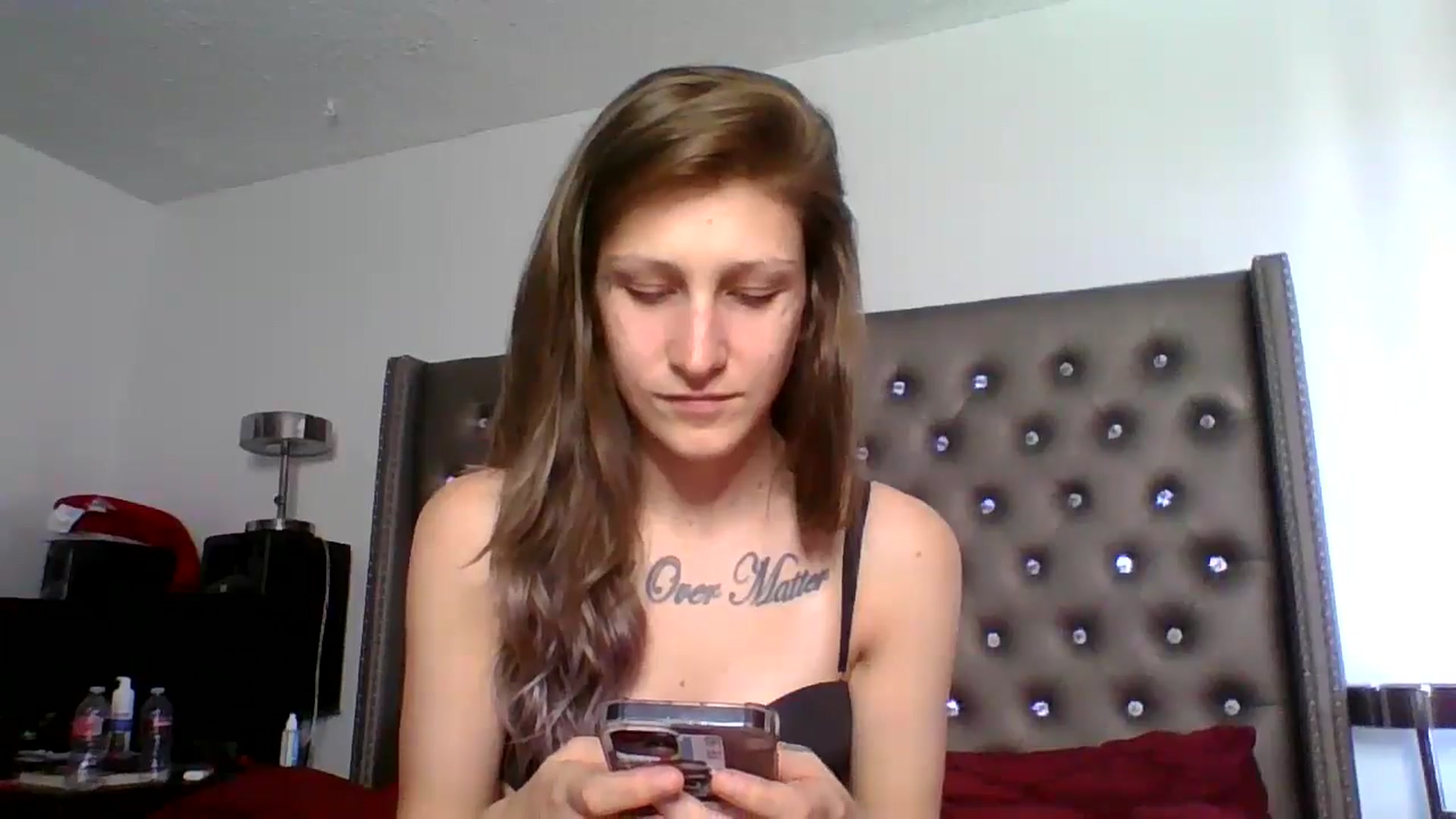 Gallery image thumbnail from Kezzlovesyou's myfreecams stream on, 03/19/2025, 17:36 image 14 of 20