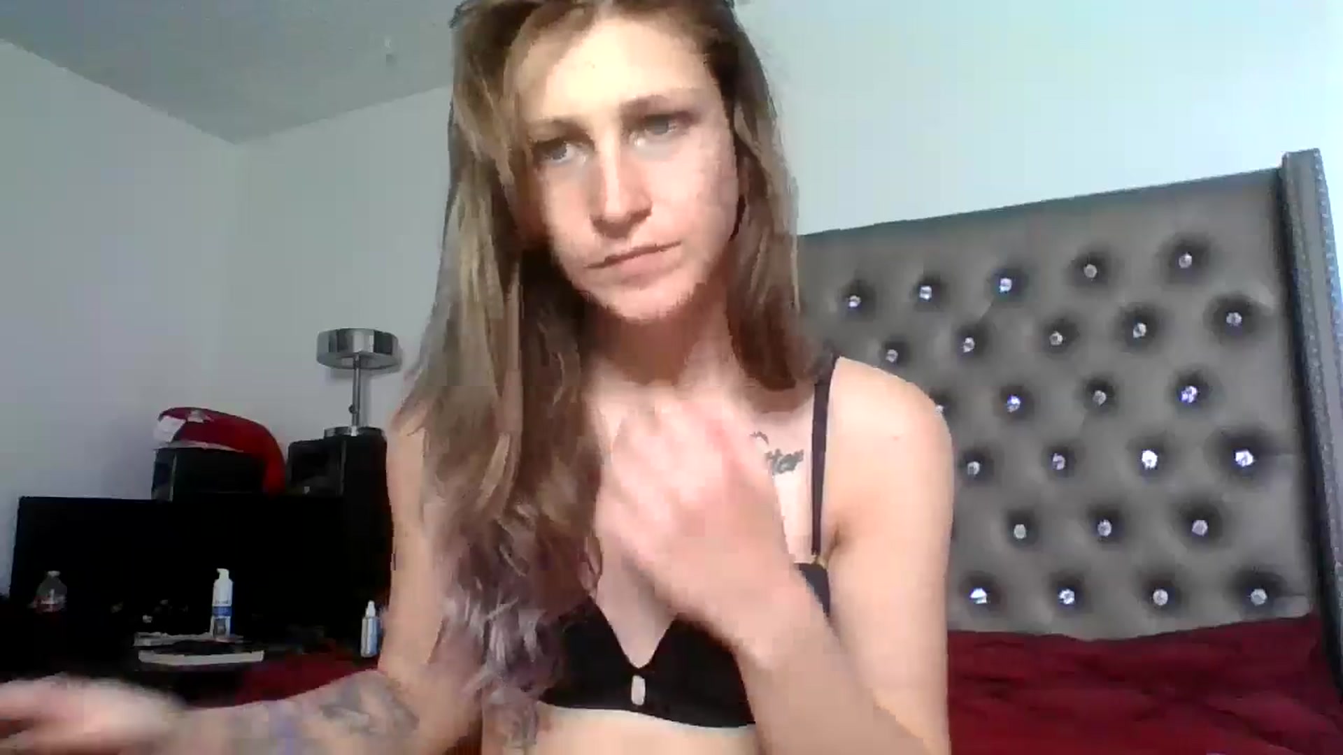 Gallery image thumbnail from Kezzlovesyou's myfreecams stream on, 03/20/2025, 17:21 image 4 of 20
