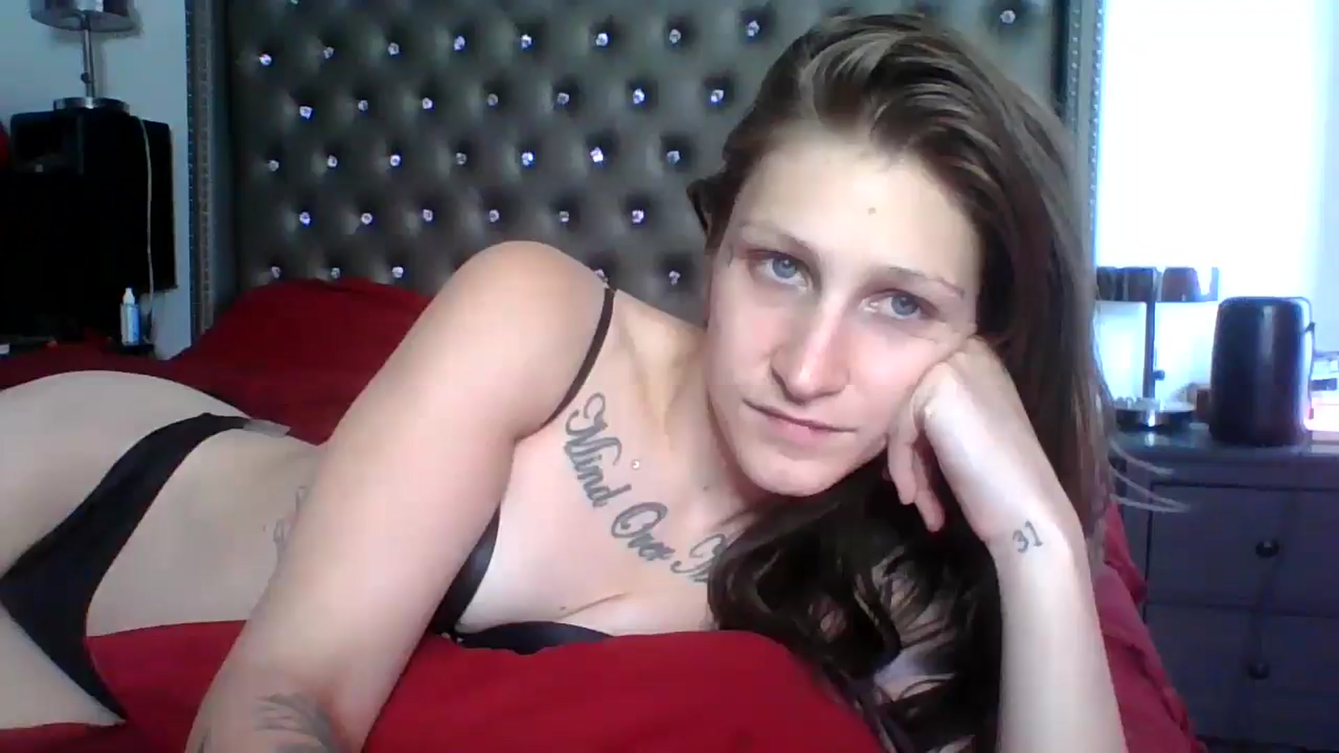 Gallery image thumbnail from Kezzlovesyou's myfreecams stream on, 03/20/2025, 20:13 image 17 of 20