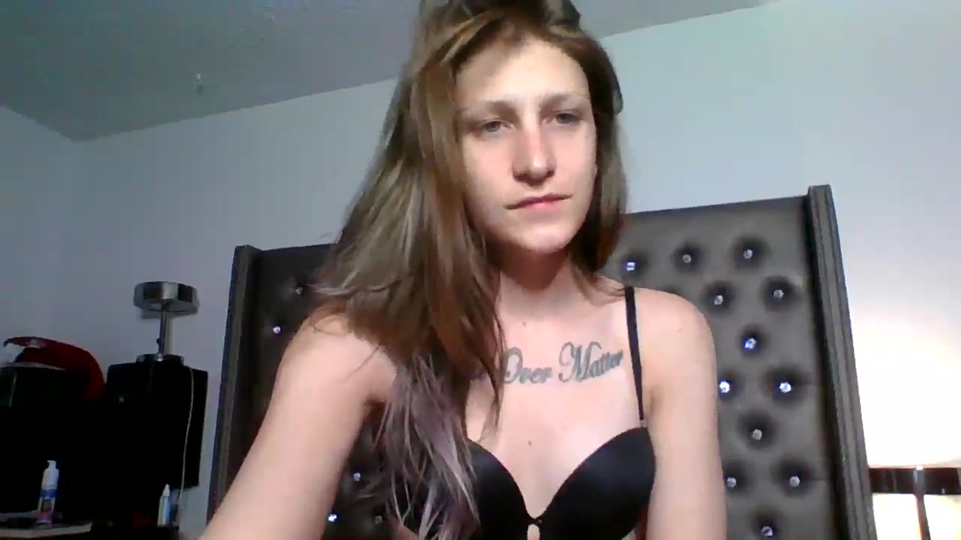 Gallery image thumbnail from Kezzlovesyou's myfreecams stream on, 03/21/2025, 07:48 image 16 of 20