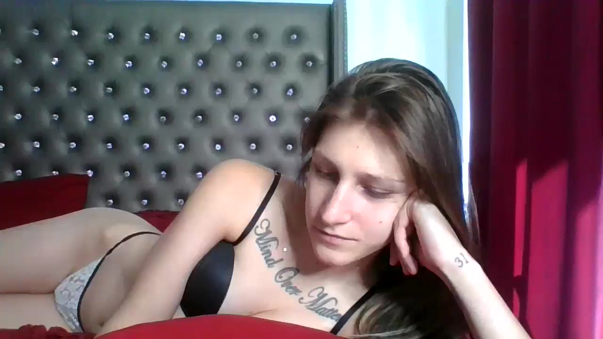 Gallery image thumbnail from Kezzlovesyou's myfreecams stream on, 03/21/2025, 17:34 image 18 of 20