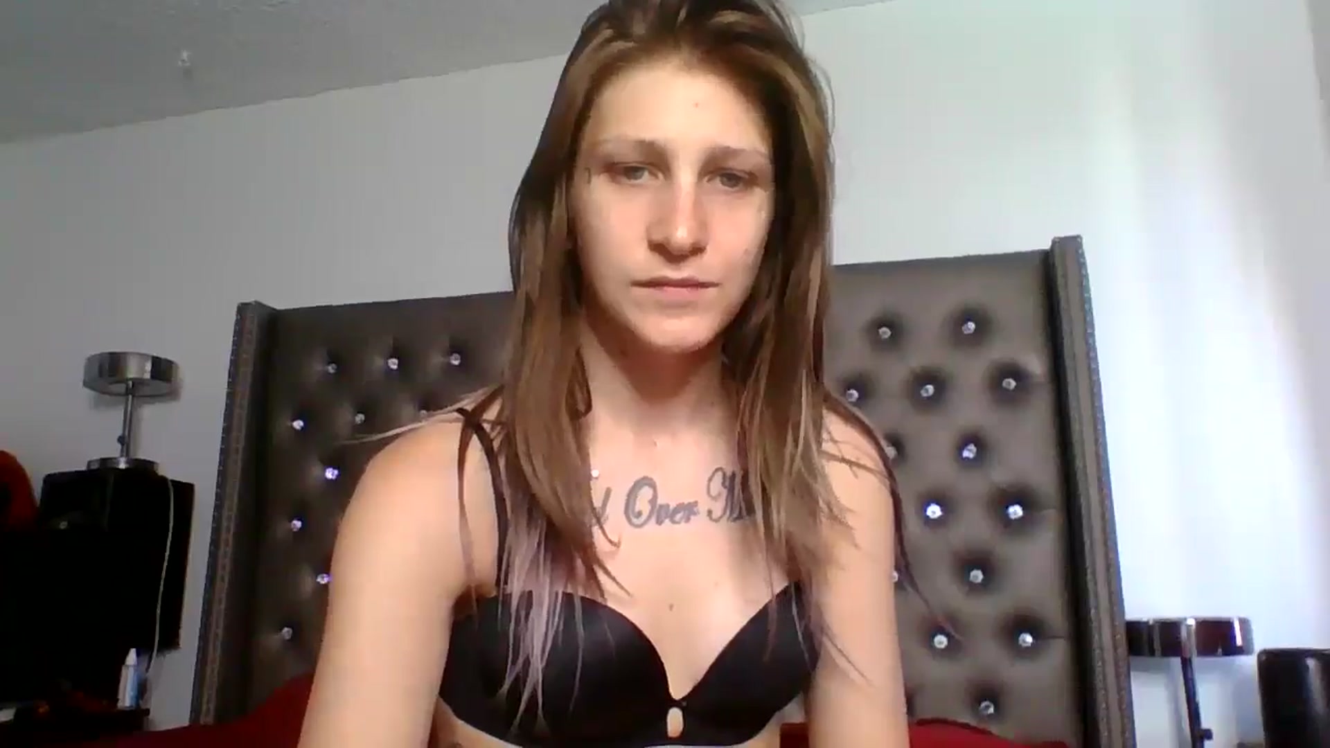Gallery image thumbnail from Kezzlovesyou's myfreecams stream on, 03/21/2025, 18:06 image 7 of 20