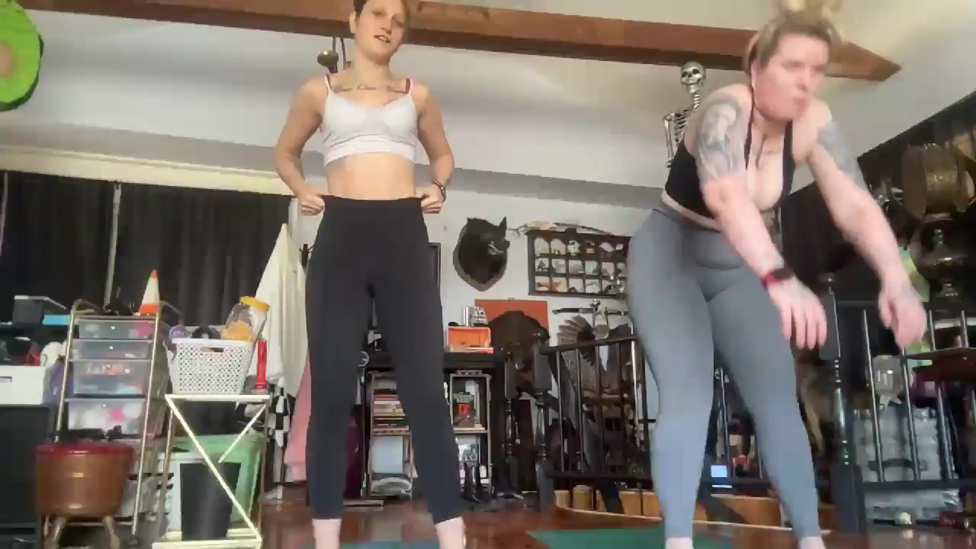 Gallery image thumbnail from Kezzlovesyou's myfreecams stream on, 04/14/2025, 15:01 image 6 of 20