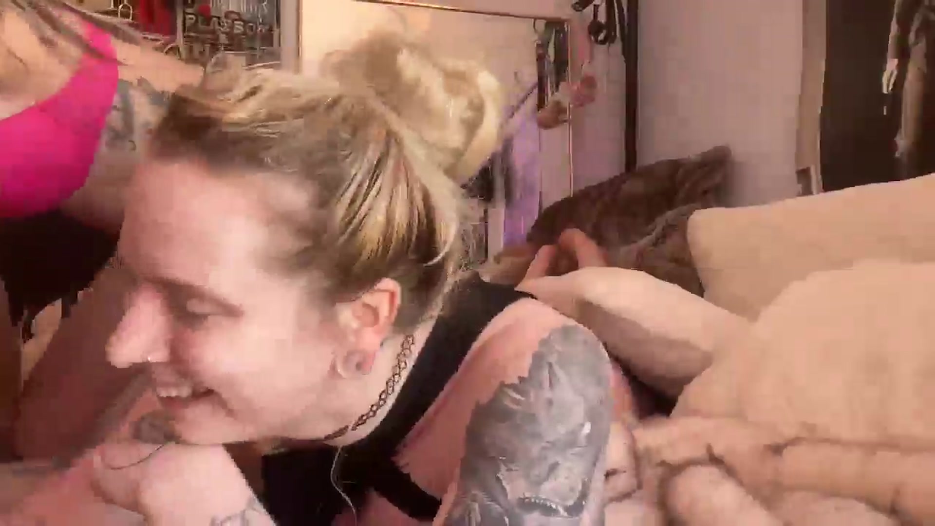Gallery image thumbnail from Kezzlovesyou's myfreecams stream on, 04/14/2025, 19:10 image 18 of 20